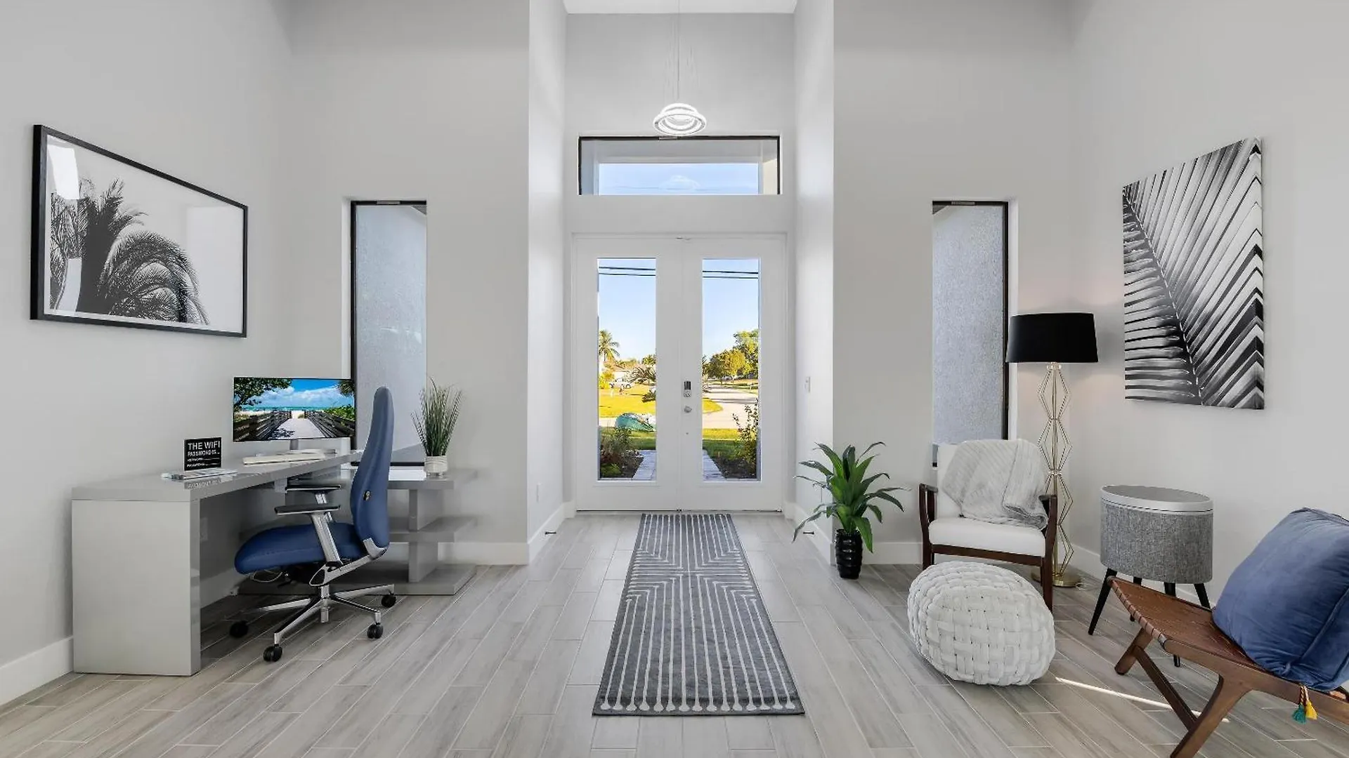 Beautiful Spacious New On A Salt Water Canal, Sleep 10 Cape Coral