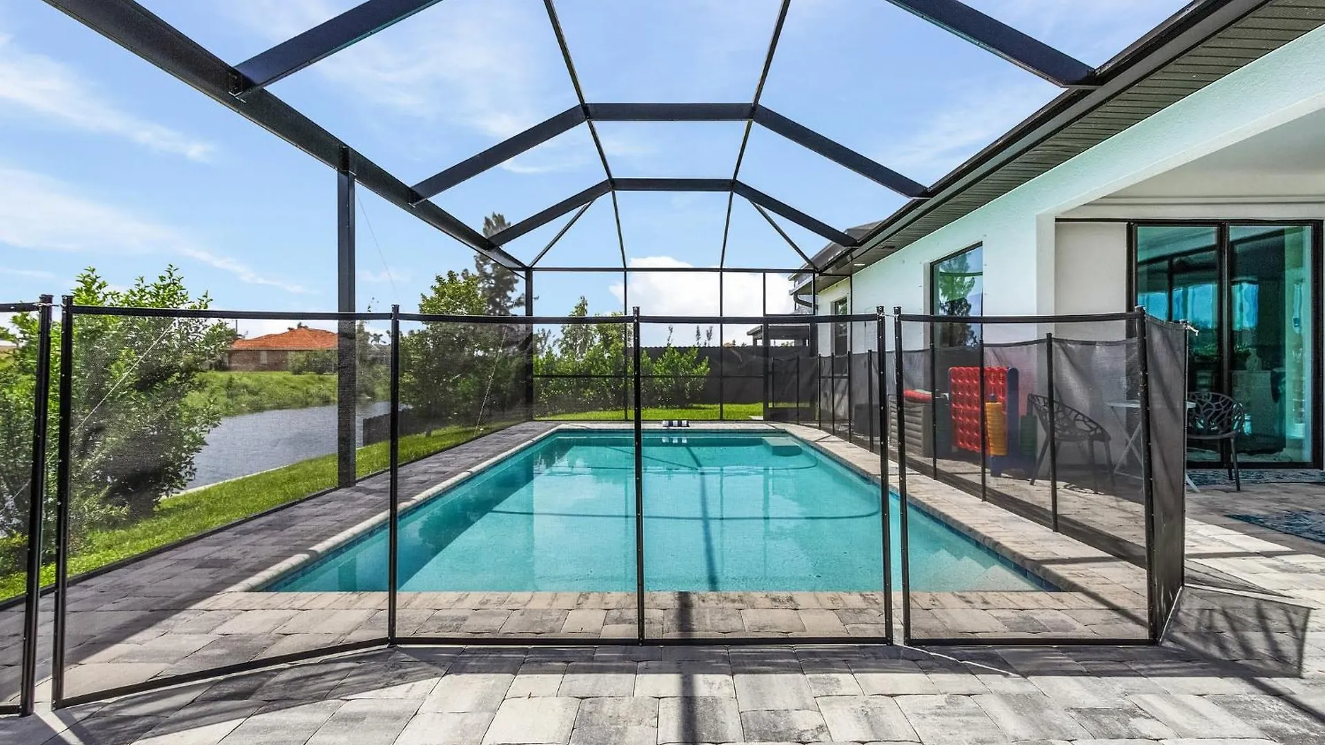 Beautiful Spacious New On A Salt Water Canal, Sleep 10
