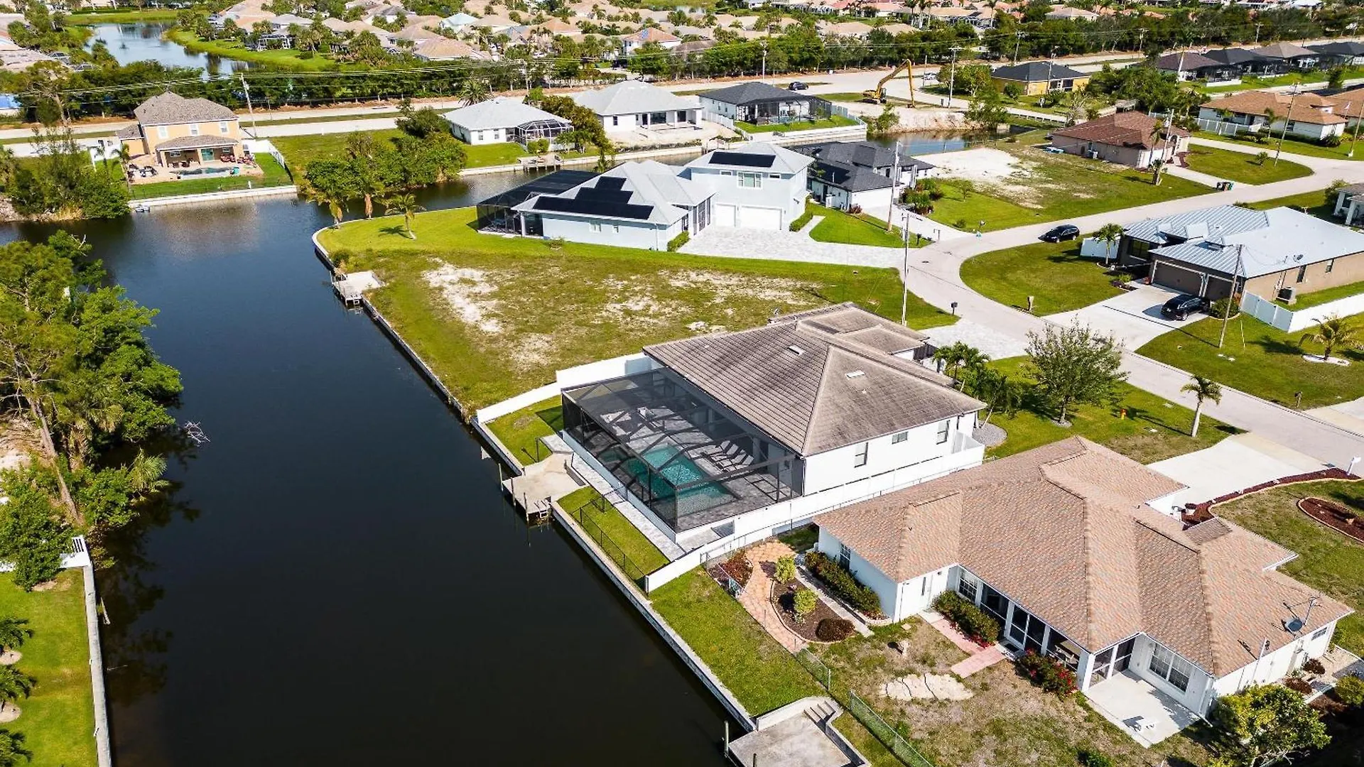 Holiday home Heated Pool, Canal Views, Sleeps 8 - Sip N' Sea Cape Coral