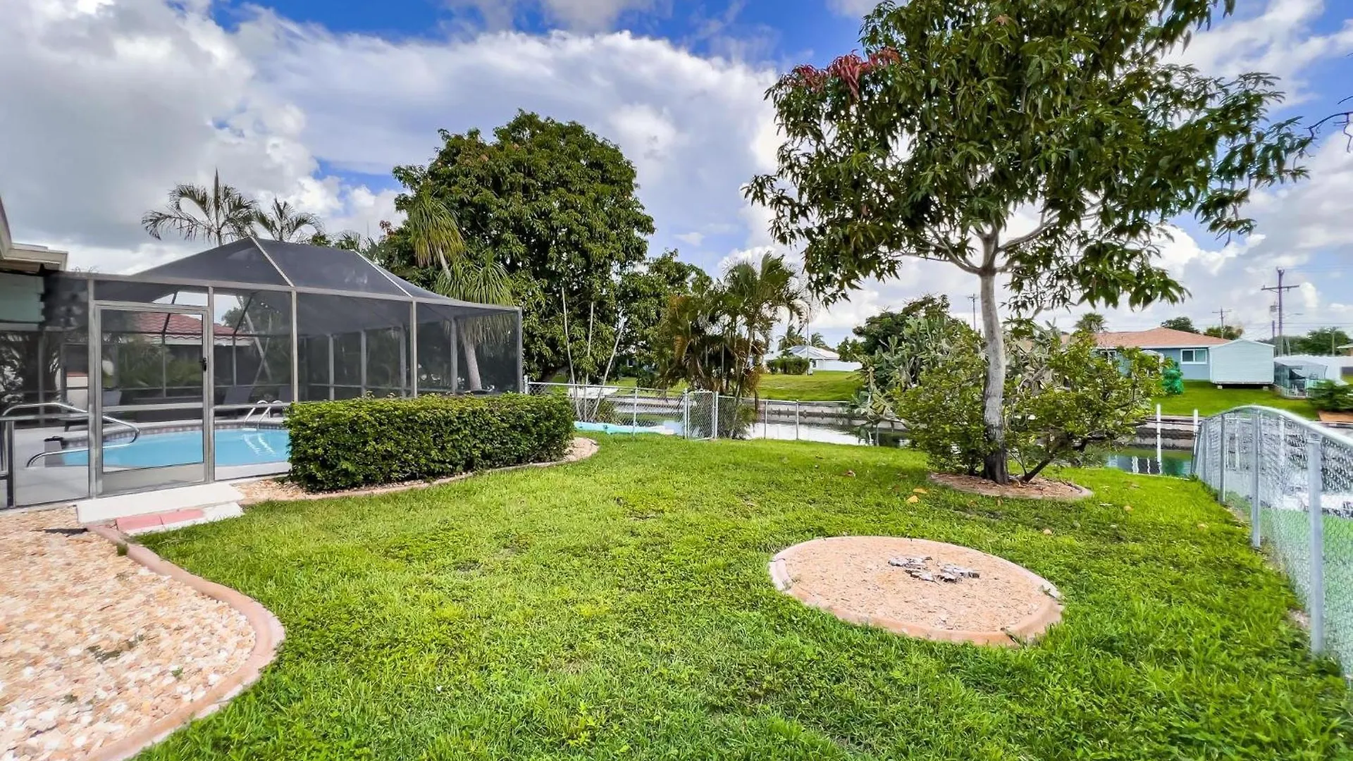 Sabrina, Holiday home