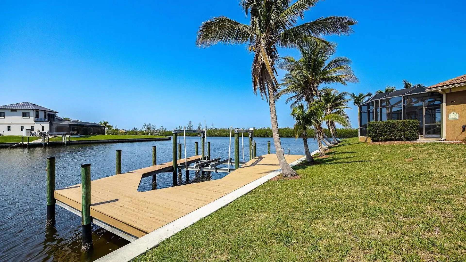 Heated Pool And Spa, Sleeps 16! - Mangrove * Cape Coral
