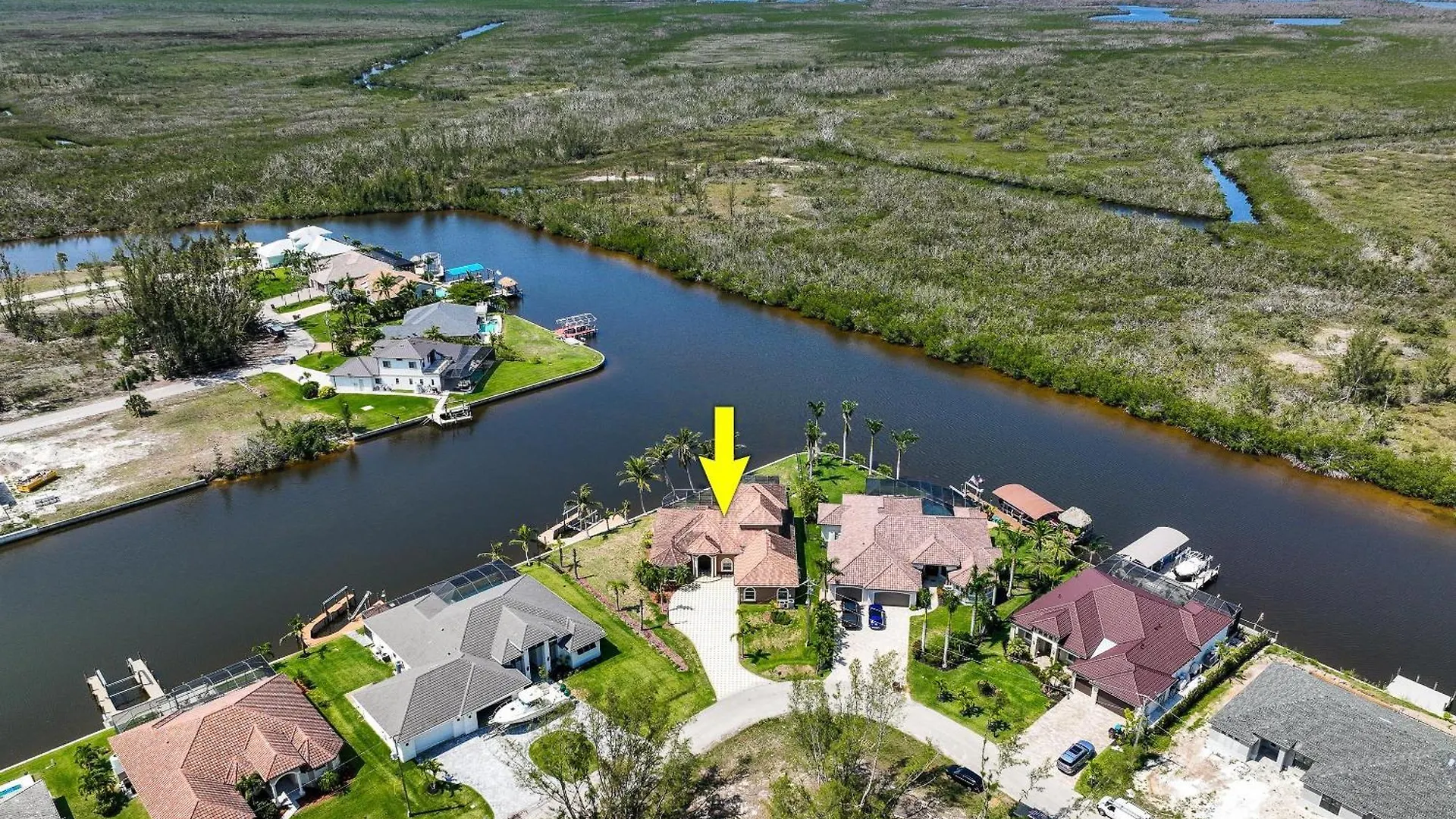 Heated Pool And Spa, Sleeps 16! - Mangrove Holiday home Cape Coral