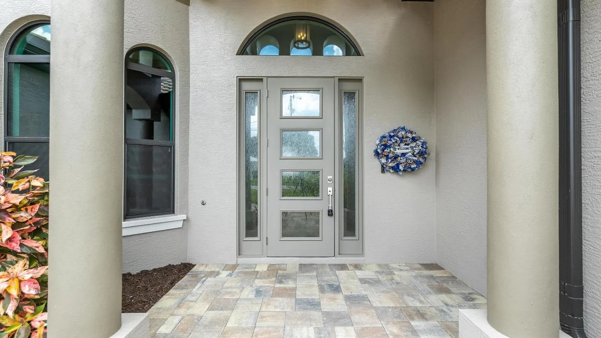 Custom Heated Pool, Kayaks, Bikes, & Spectacular Views - Lakeside Oasis - Roelens Vacations Cape Coral