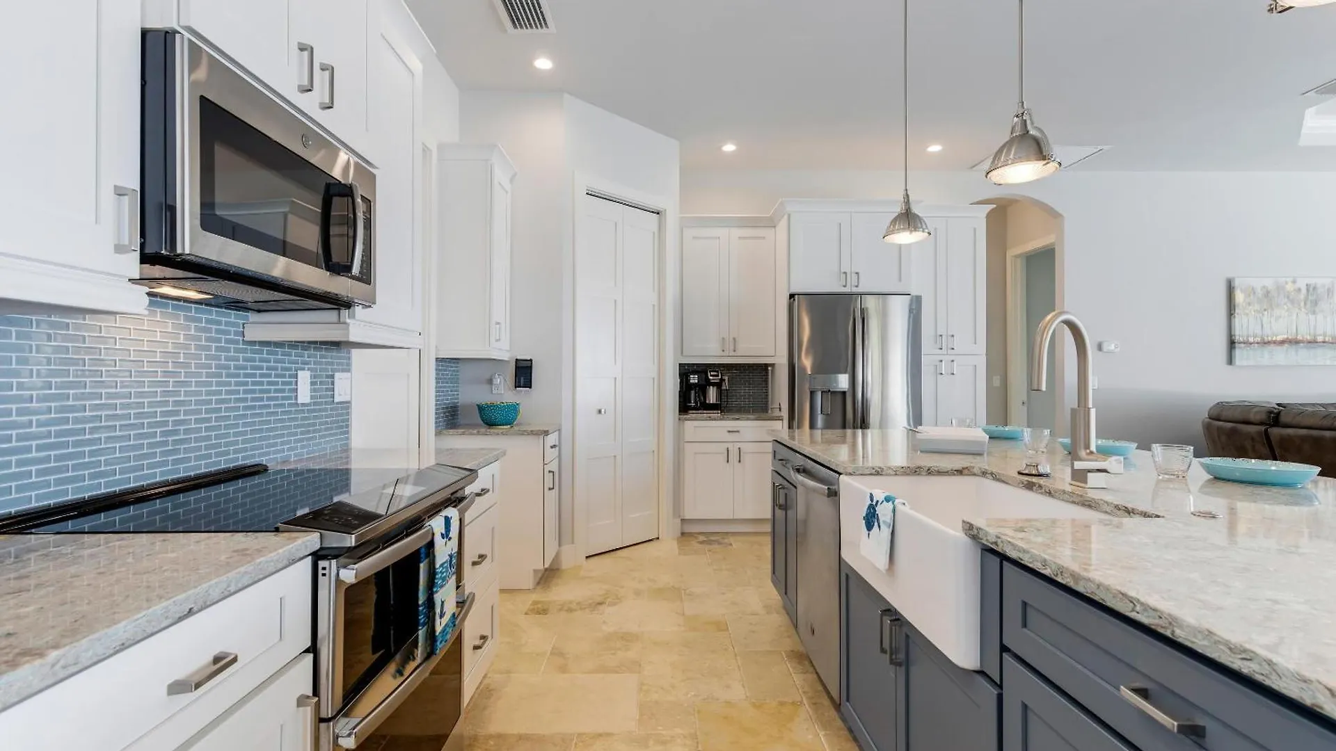 Custom Heated Pool, Kayaks, Bikes, & Spectacular Views - Lakeside Oasis - Roelens Vacations *