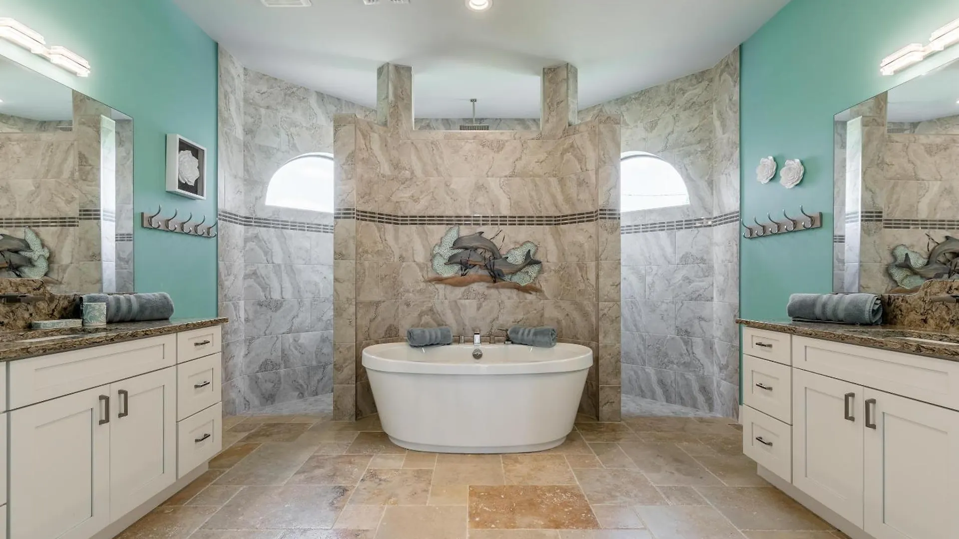Custom Heated Pool, Kayaks, Bikes, & Spectacular Views - Lakeside Oasis - Roelens Vacations
