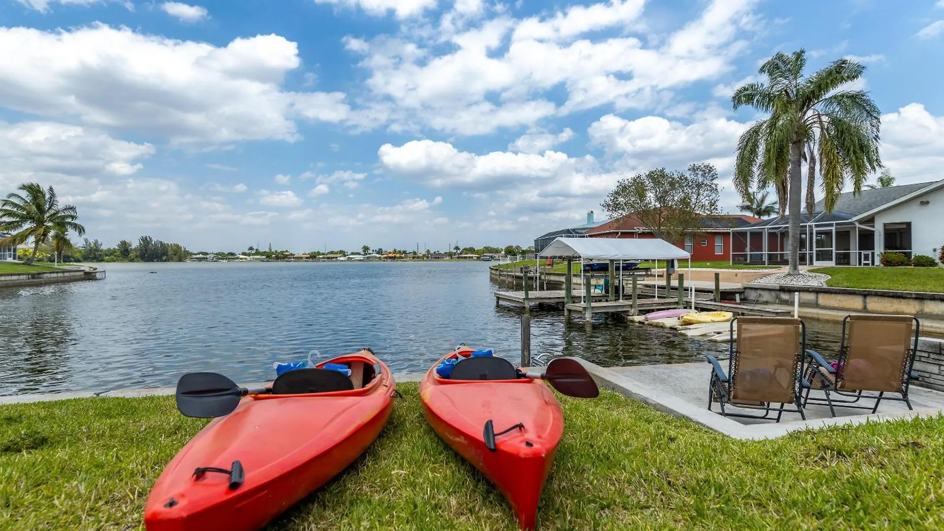 Custom Heated Pool, Kayaks, Bikes, & Spectacular Views - Lakeside Oasis - Roelens Vacations Holiday home Cape Coral
