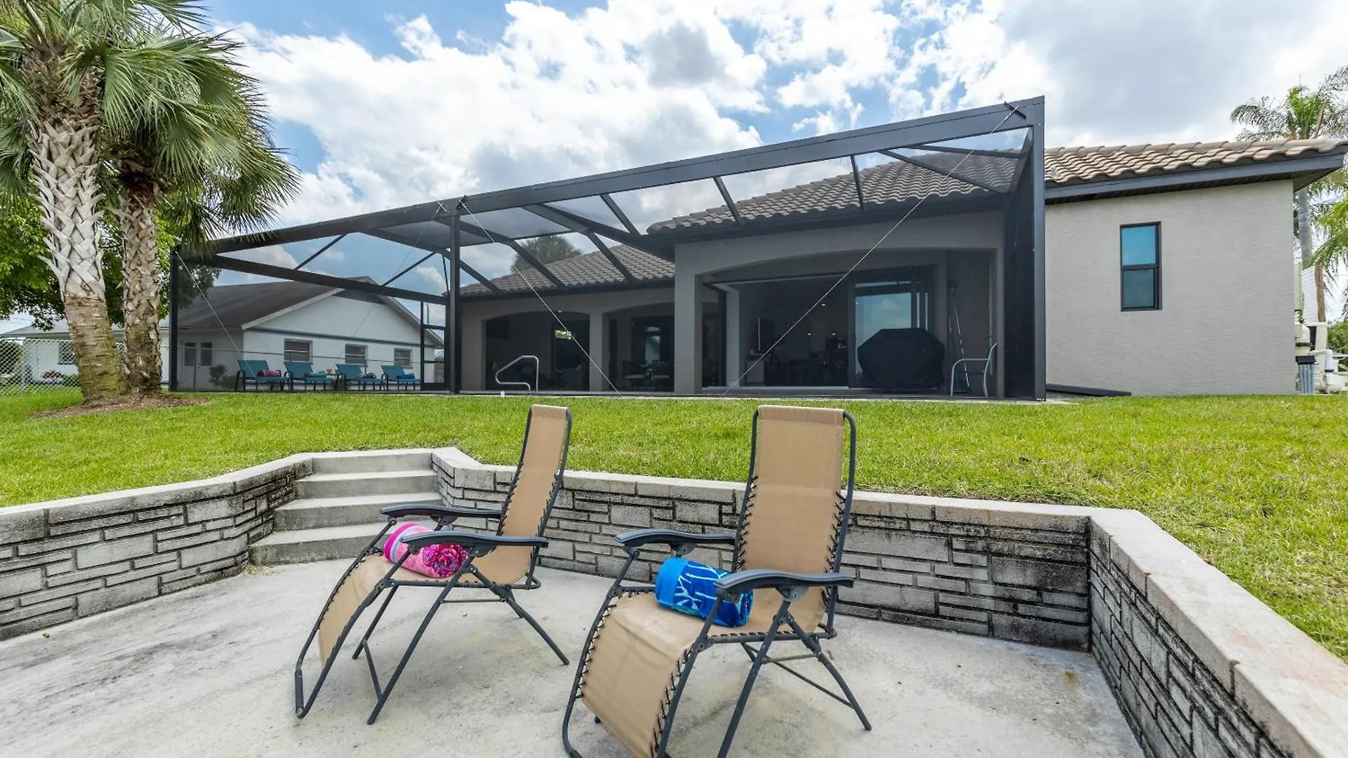 Custom Heated Pool, Kayaks, Bikes, & Spectacular Views - Lakeside Oasis - Roelens Vacations Holiday home *