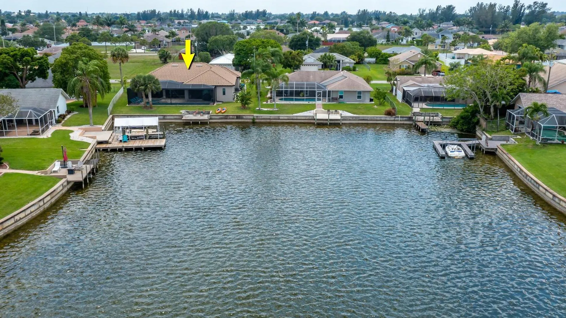 Holiday home Custom Heated Pool, Kayaks, Bikes, & Spectacular Views - Lakeside Oasis - Roelens Vacations Cape Coral