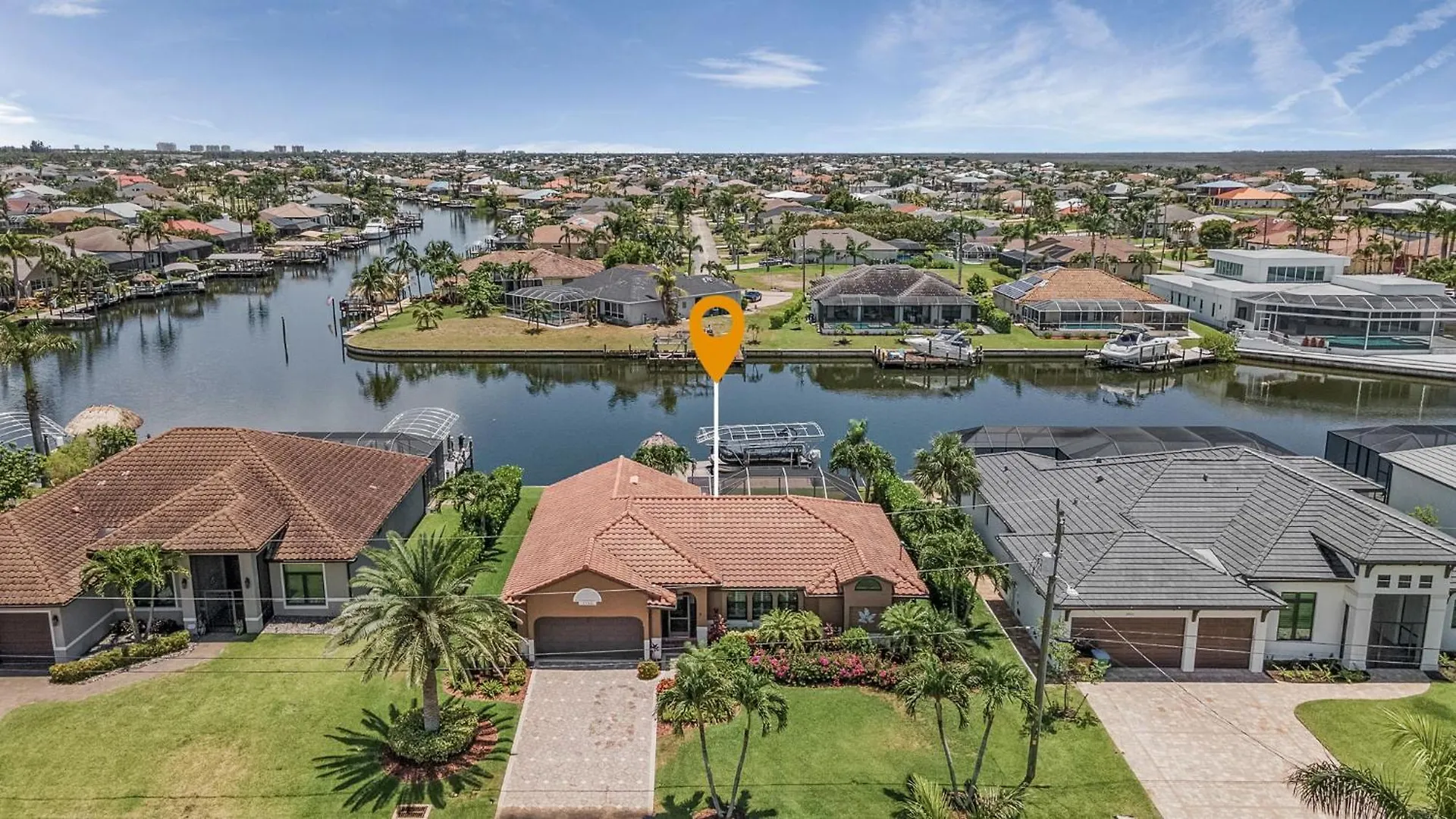 Canal Views, Heated Pool, Sleeps 8! - Magenta Sky And Key Lime Pie