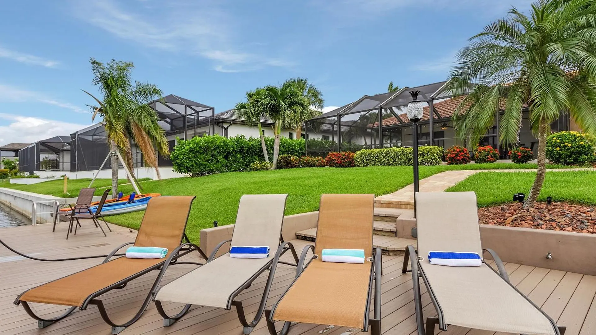 Canal Views, Heated Pool, Sleeps 8! - Magenta Sky And Key Lime Pie Cape Coral