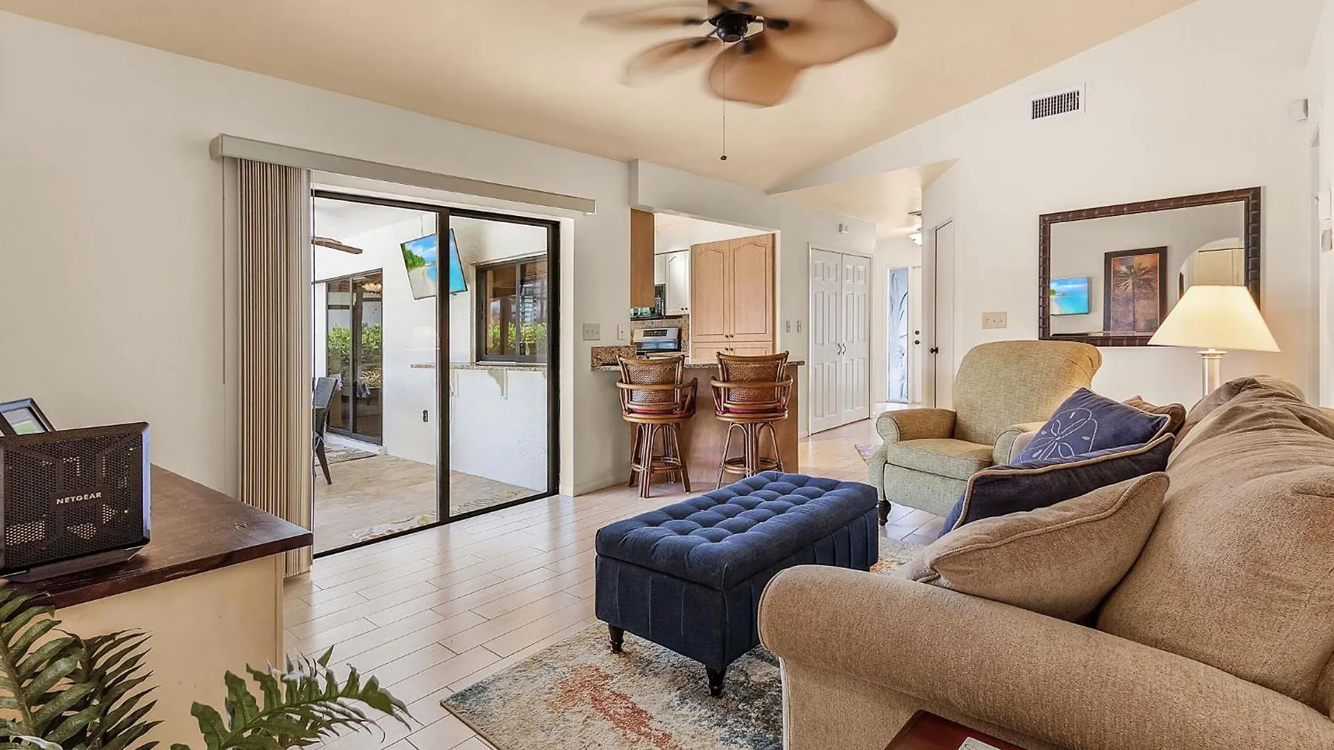 Canal Views, Heated Pool, Sleeps 8! - Magenta Sky And Key Lime Pie Holiday home Cape Coral