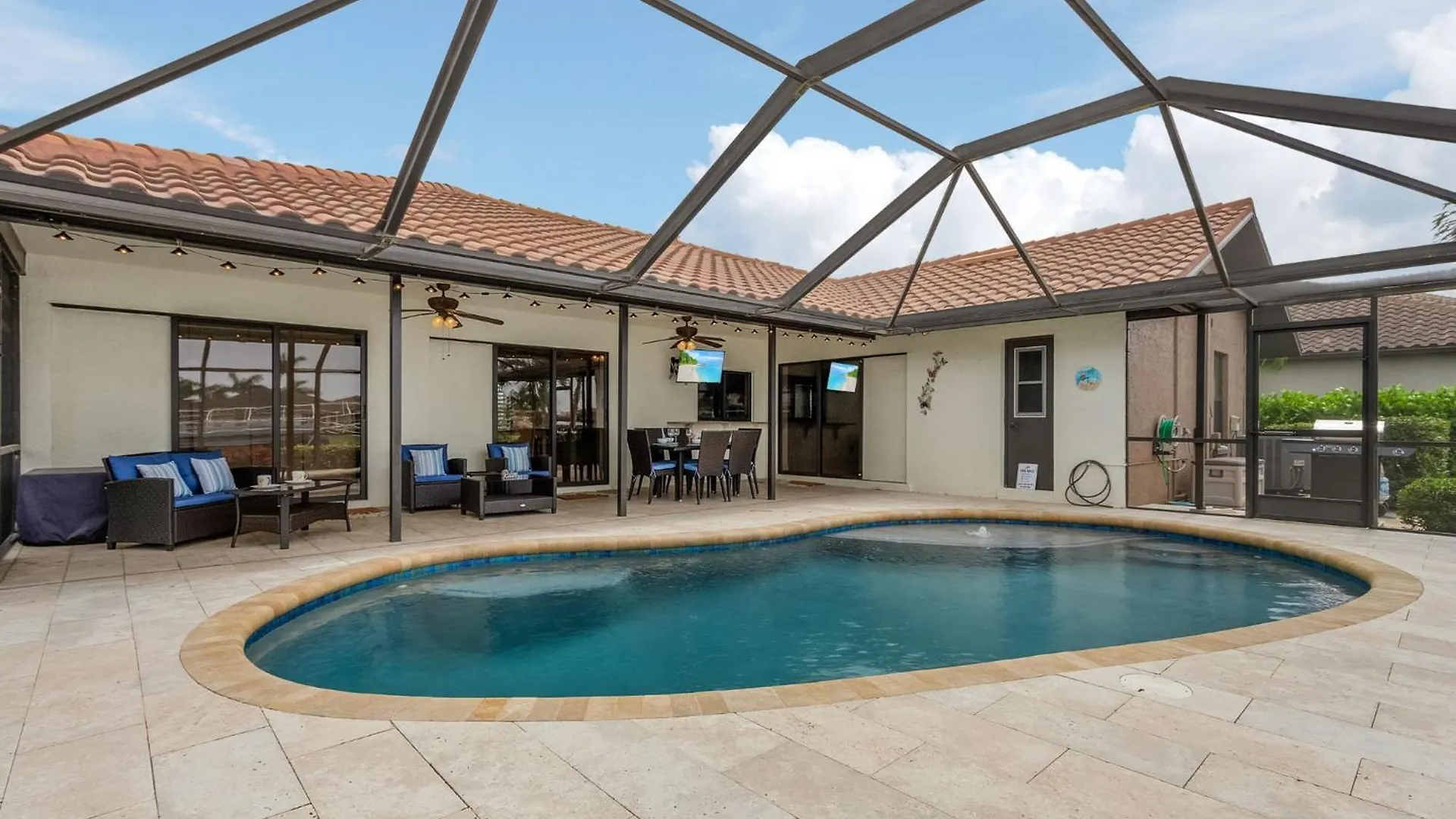 Canal Views, Heated Pool, Sleeps 8! - Magenta Sky And Key Lime Pie