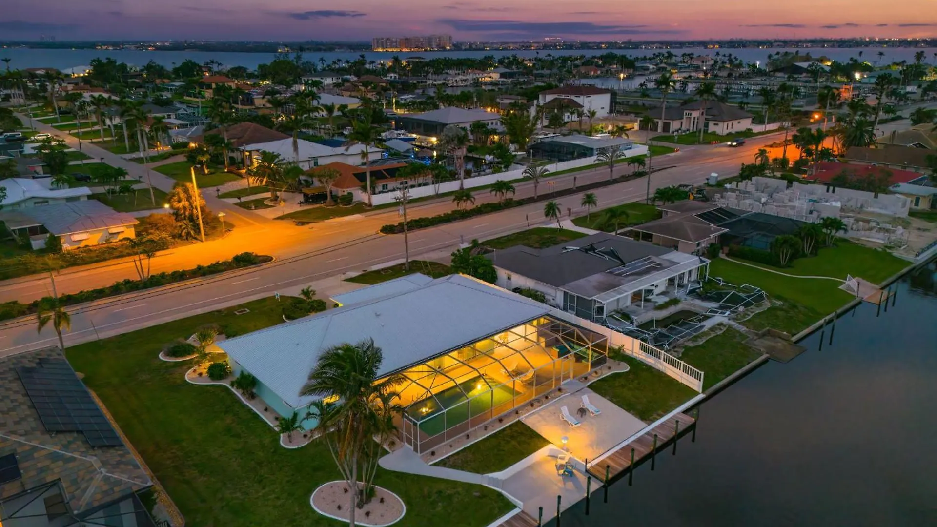 Holiday home Gulf Access, Pool Table, Heated Pool, Sleeps 12 - Dolphin Sunset