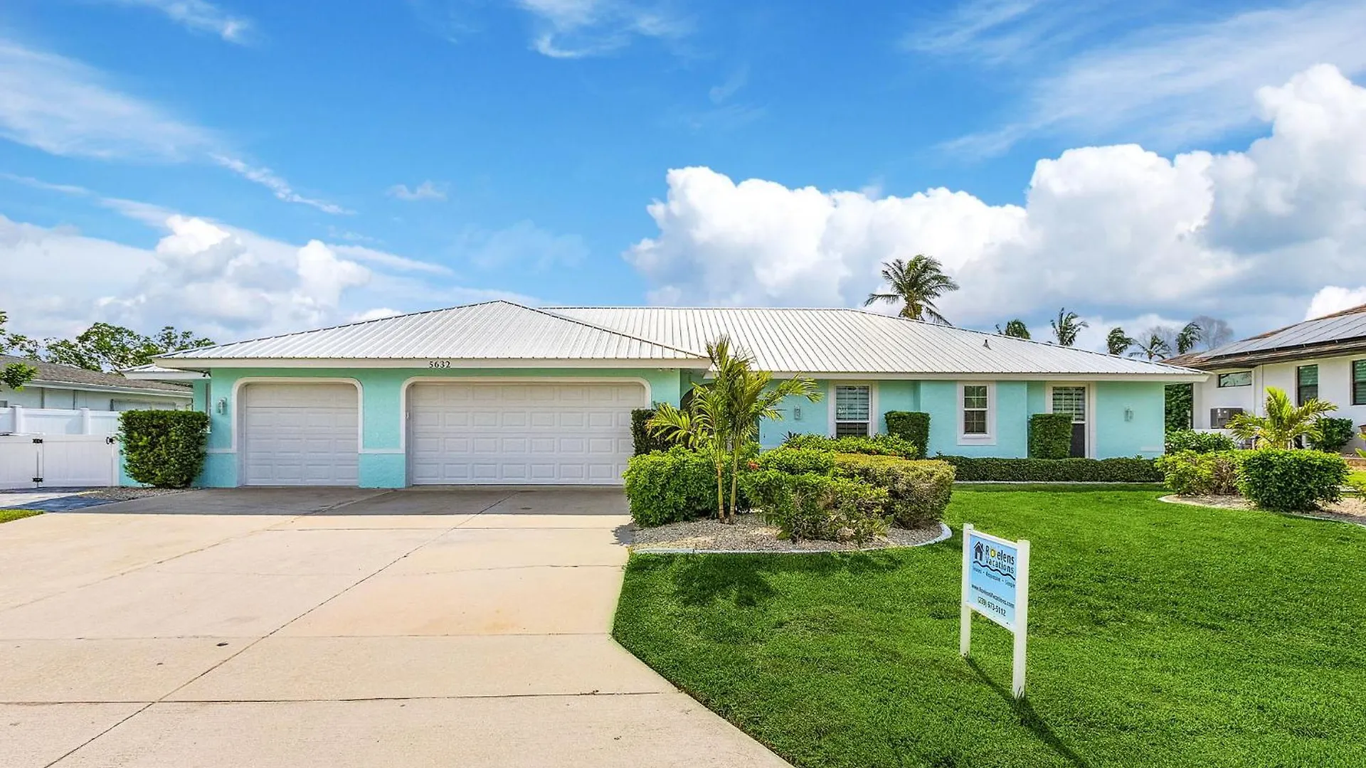 Gulf Access, Pool Table, Heated Pool, Sleeps 12 - Dolphin Sunset Holiday home Cape Coral