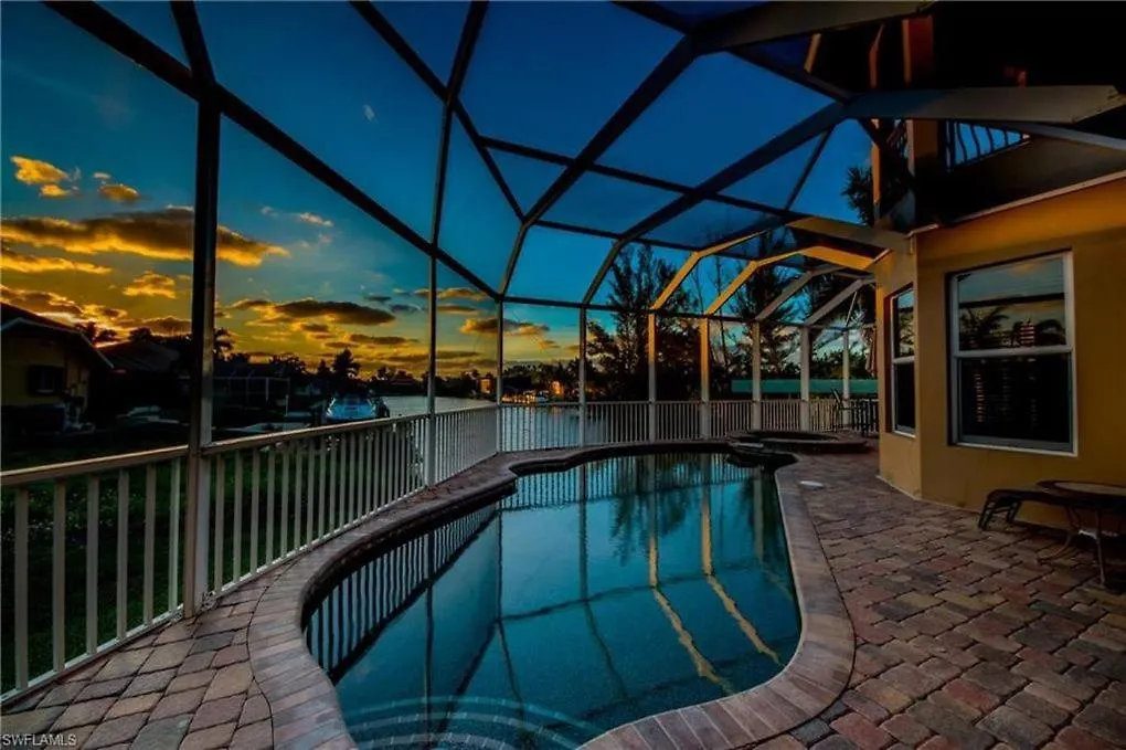 Private Luxury With Heated Pool & Spa, Game Room, & Kayaks - Coral Breeze - Roelens Cape Coral