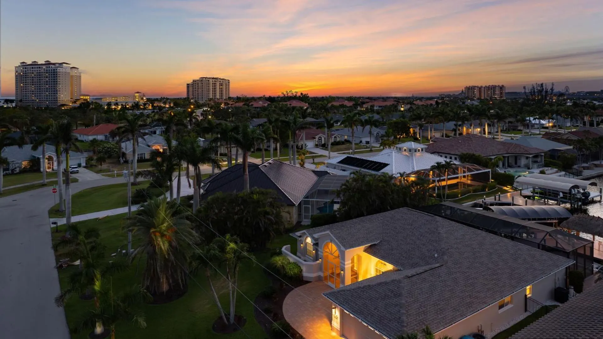Bluewave Bay - Roelens Vacations * Cape Coral