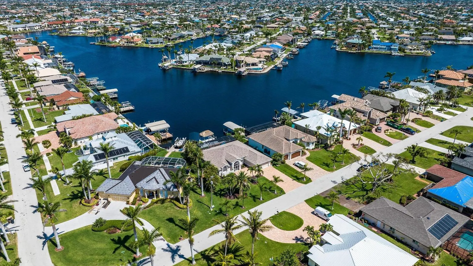 Bluewave Bay - Roelens Vacations Cape Coral