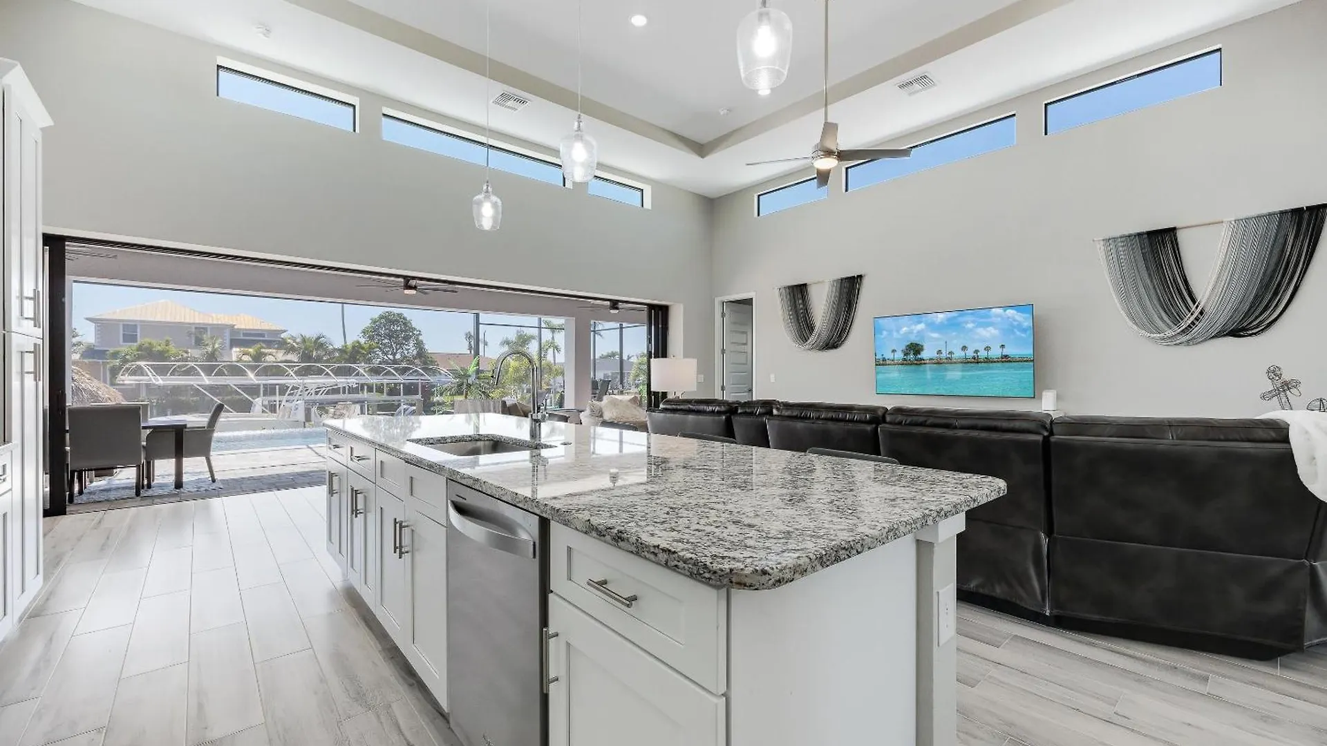 Gulf Access, Heated Pool And Spa, Sleeps 10 - Decked Out - Roelens Vacations * Cape Coral