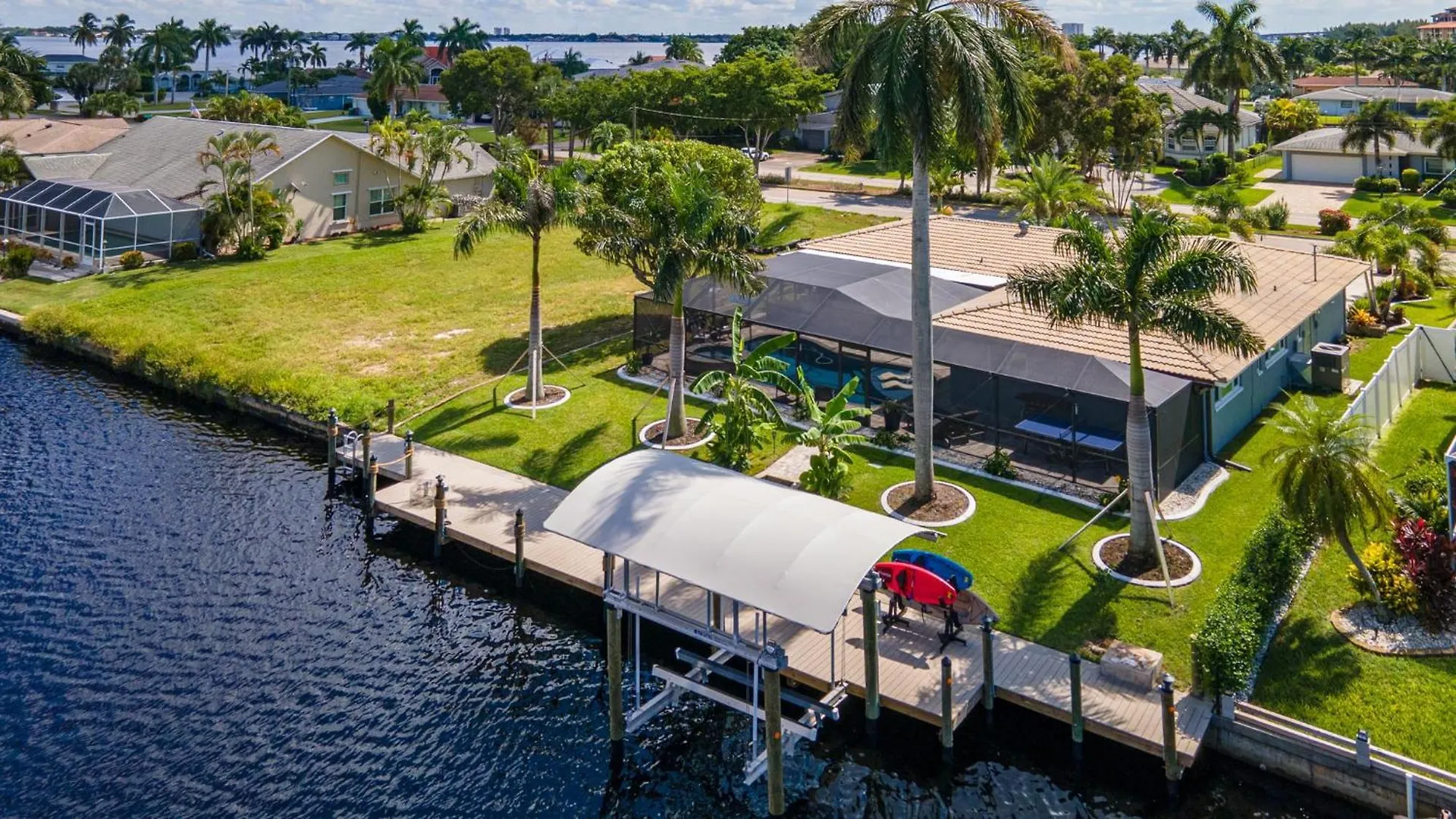 Stunning Waterfront Direct Gulf Access, Kayaks, Heated Pool Sanctuary On Savona Holiday home