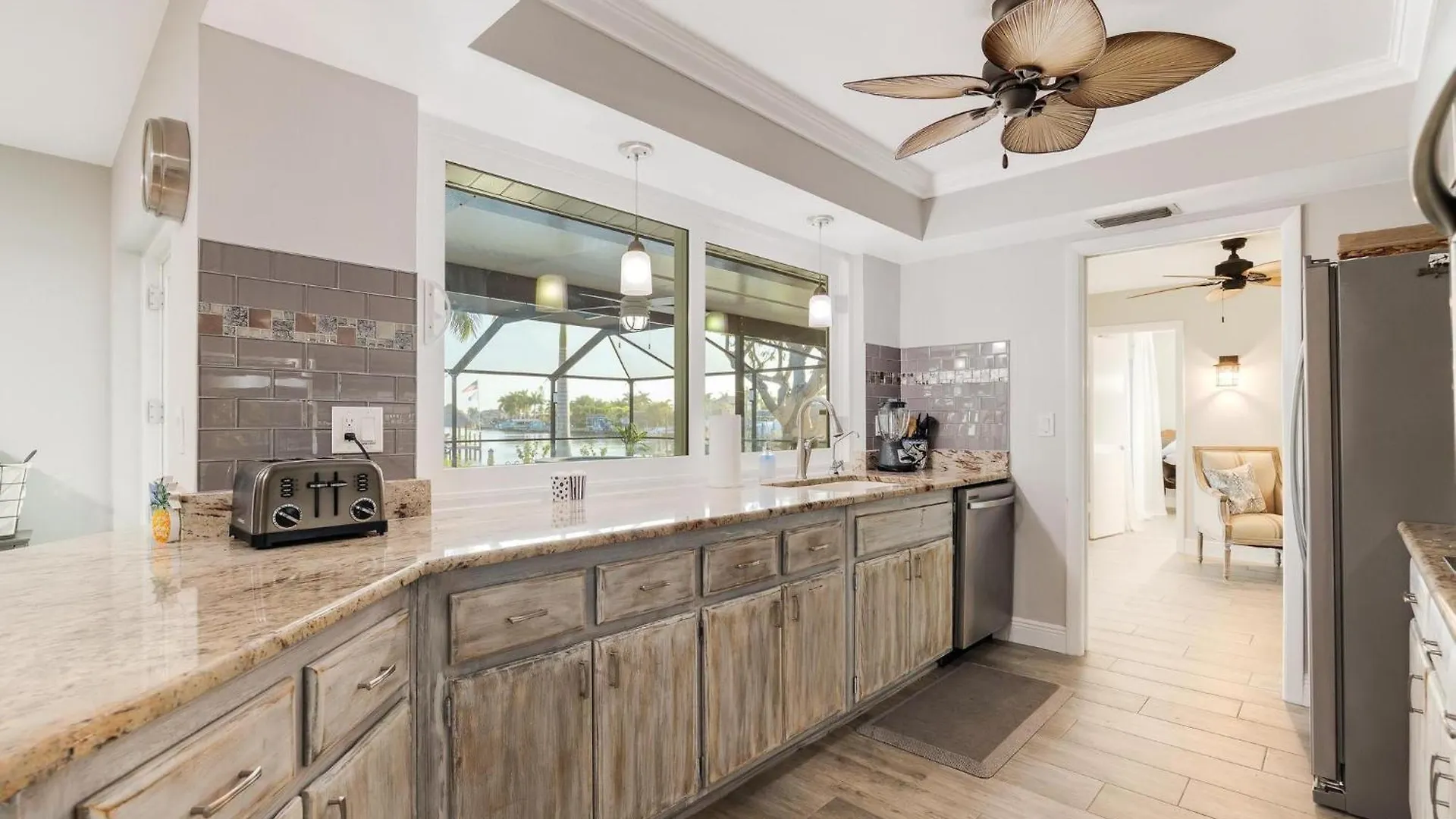 Holiday home Stunning Waterfront Direct Gulf Access, Kayaks, Heated Pool Sanctuary On Savona Cape Coral
