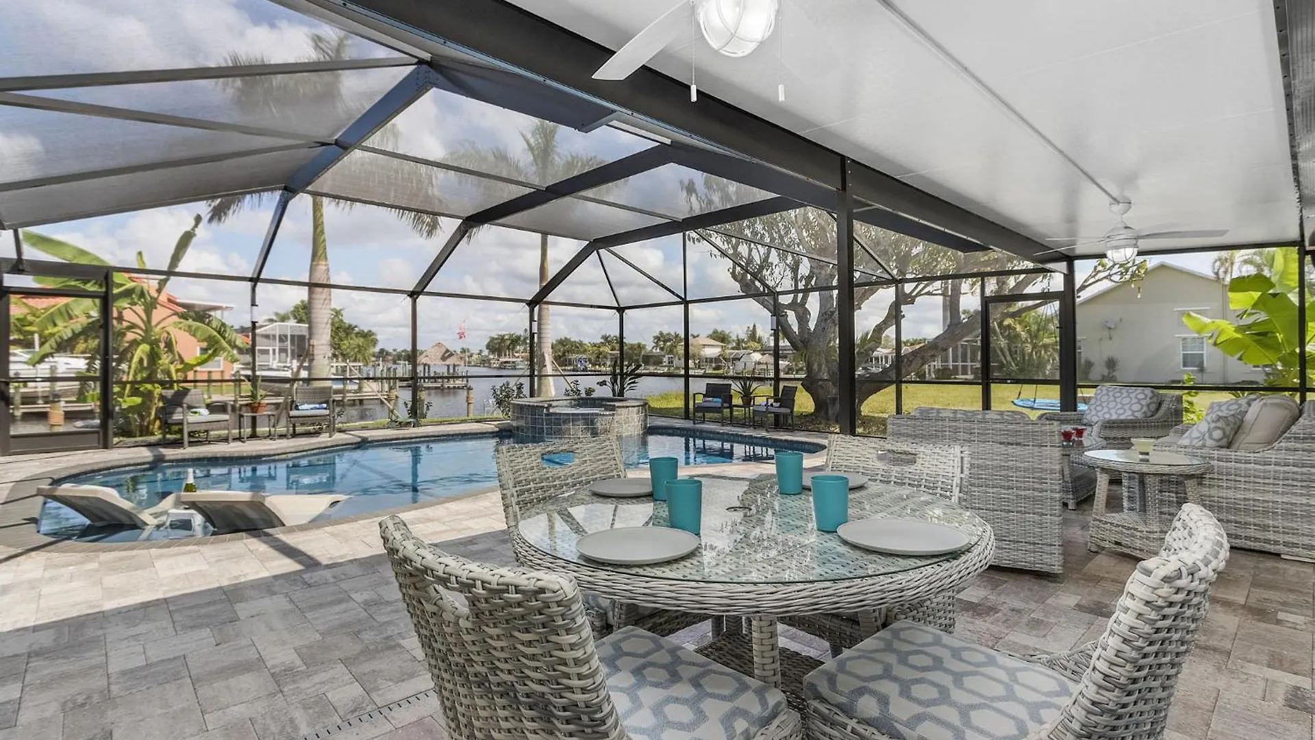 Holiday home Stunning Waterfront Direct Gulf Access, Kayaks, Heated Pool Sanctuary On Savona