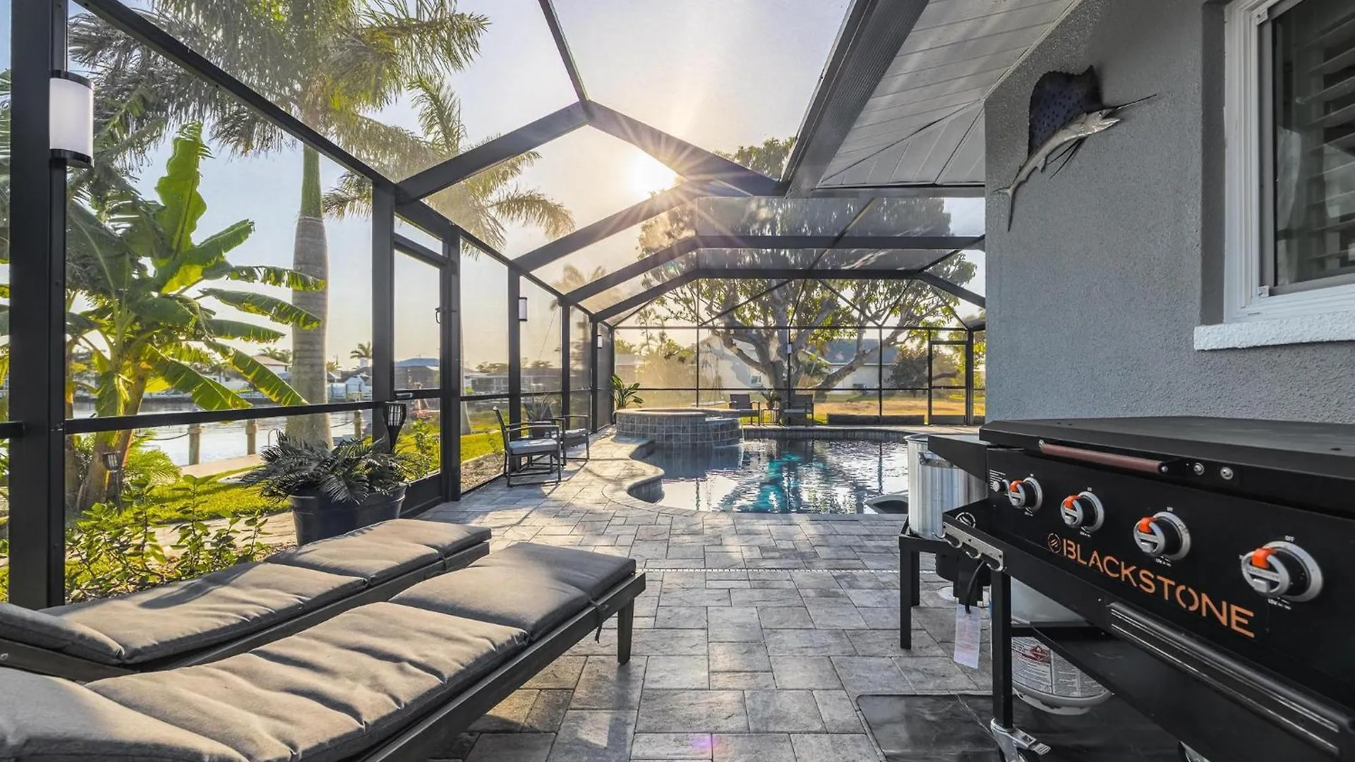 Stunning Waterfront Direct Gulf Access, Kayaks, Heated Pool Sanctuary On Savona Holiday home Cape Coral