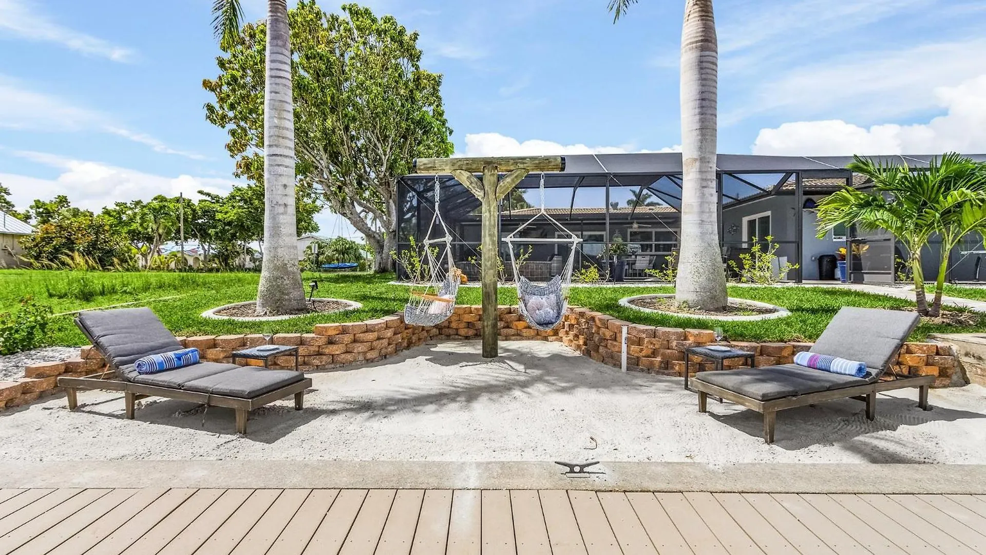 Stunning Waterfront Direct Gulf Access, Kayaks, Heated Pool Sanctuary On Savona * Cape Coral