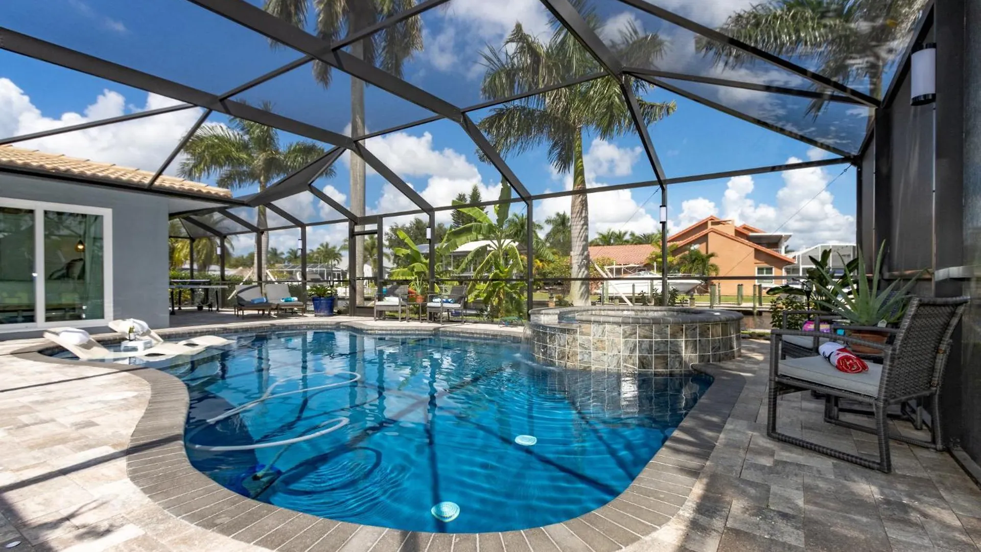 Holiday home Stunning Waterfront Direct Gulf Access, Kayaks, Heated Pool Sanctuary On Savona