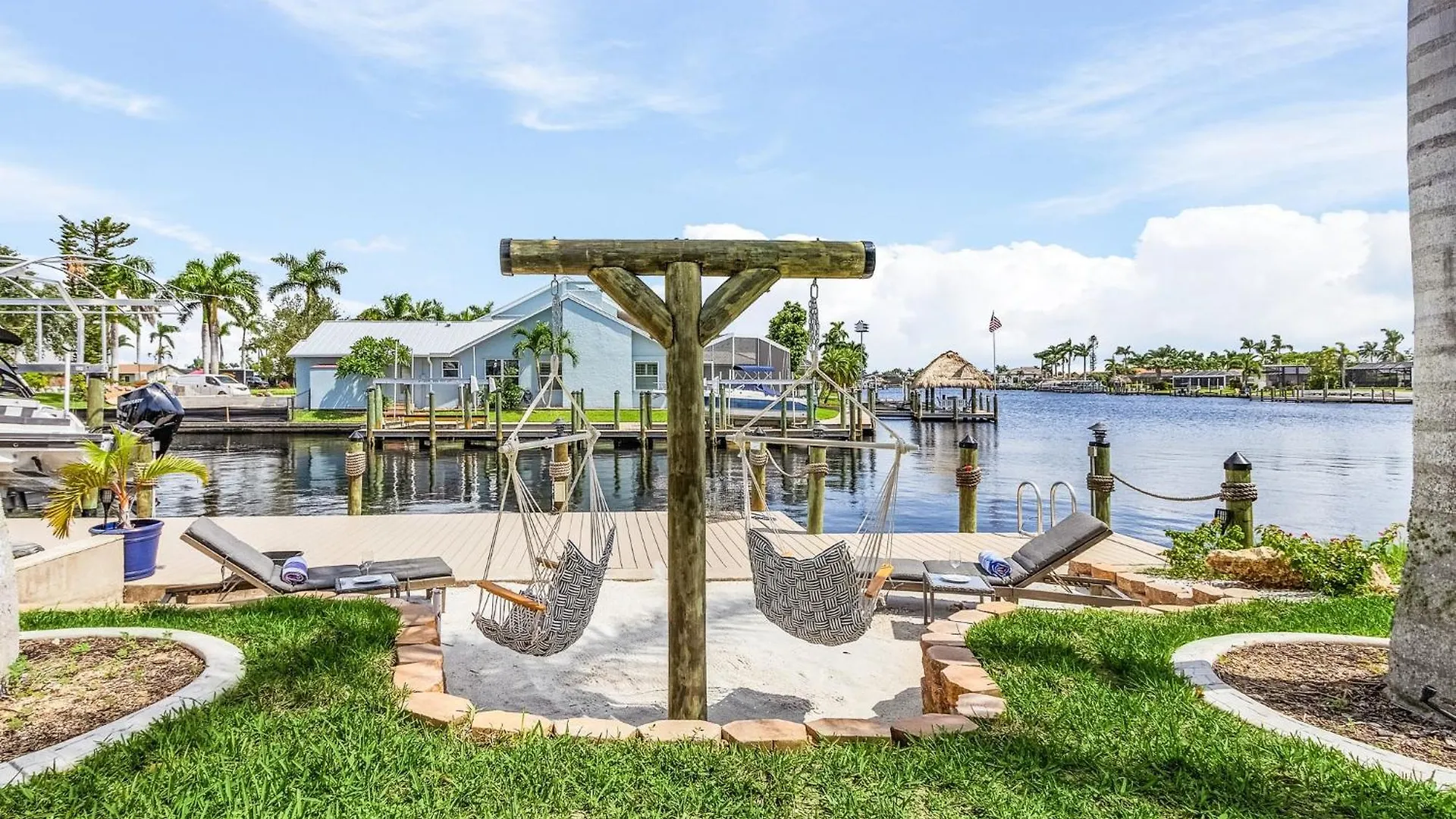 Stunning Waterfront Direct Gulf Access, Kayaks, Heated Pool Sanctuary On Savona Holiday home