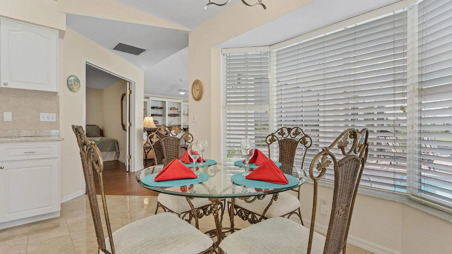Canal, Pool, Great Canal Views, Bicycles, Sleeps 7 - Edgewater Oasis Holiday home