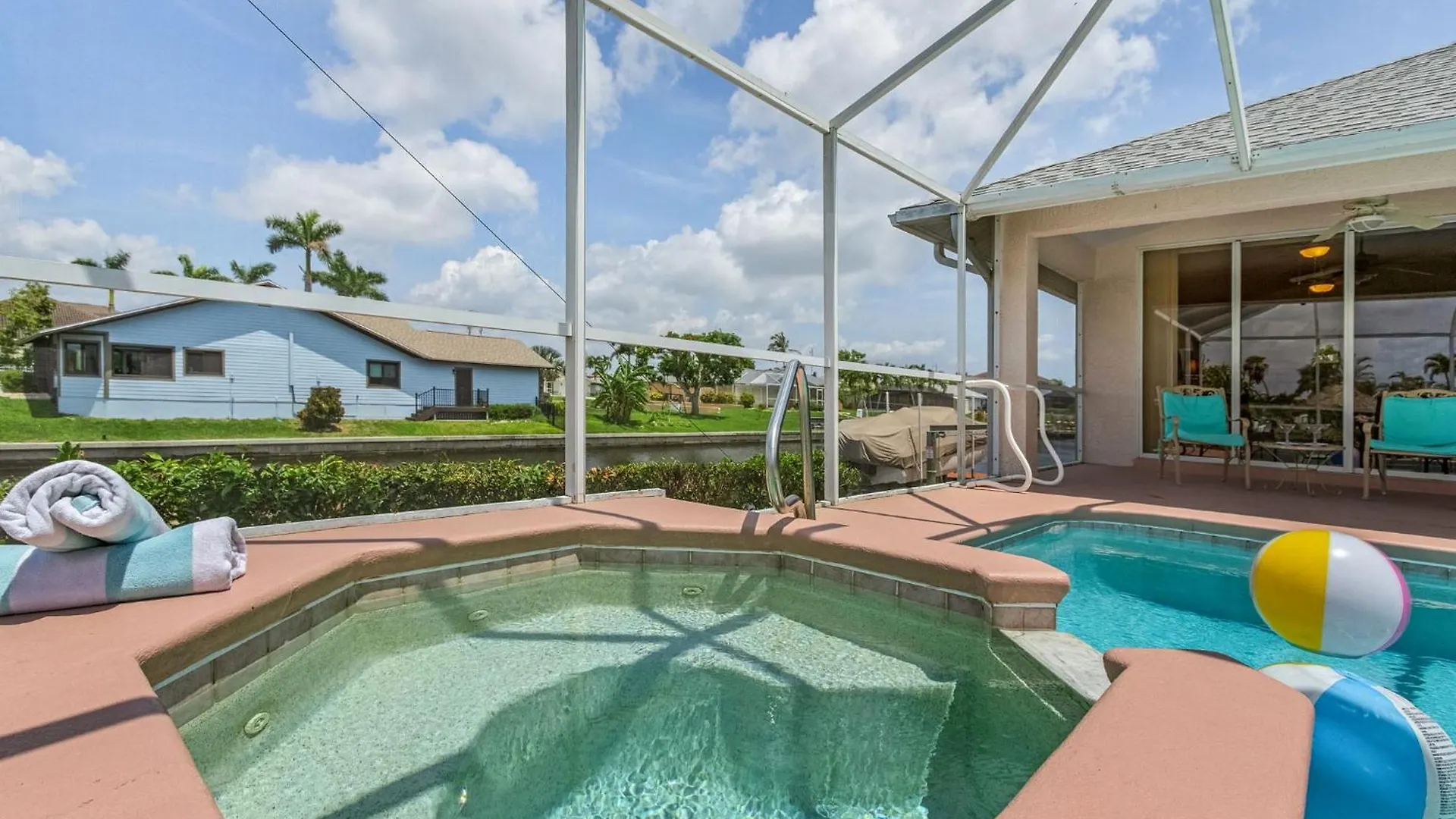 Holiday home Canal, Pool, Great Canal Views, Bicycles, Sleeps 7 - Edgewater Oasis Cape Coral