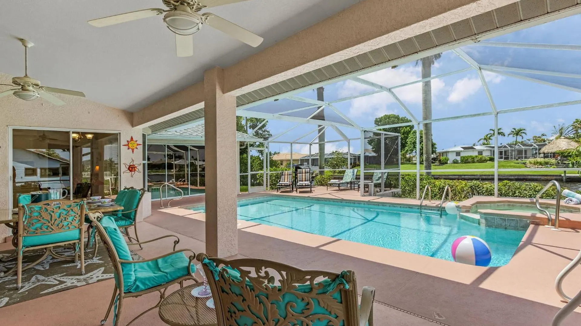Canal, Pool, Great Canal Views, Bicycles, Sleeps 7 - Edgewater Oasis * Cape Coral
