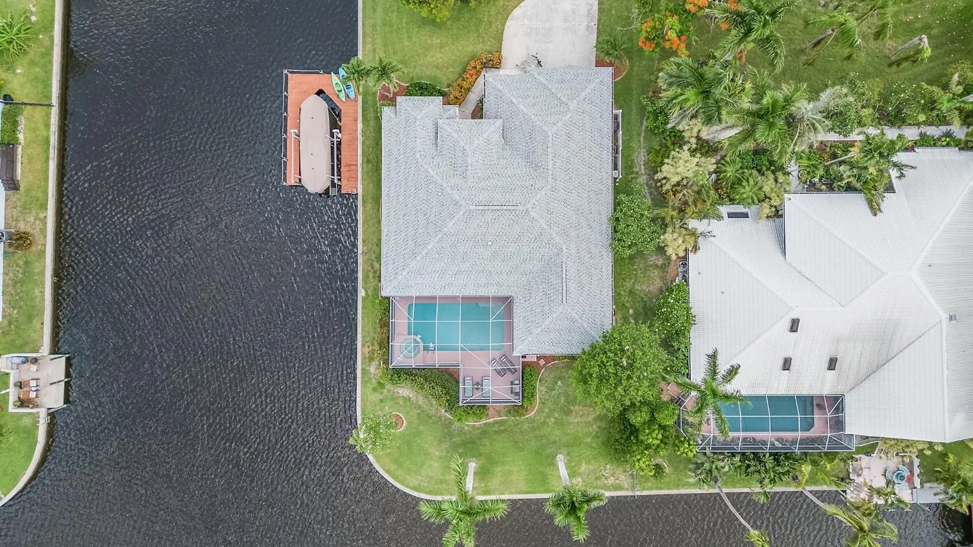 Canal, Pool, Great Canal Views, Bicycles, Sleeps 7 - Edgewater Oasis