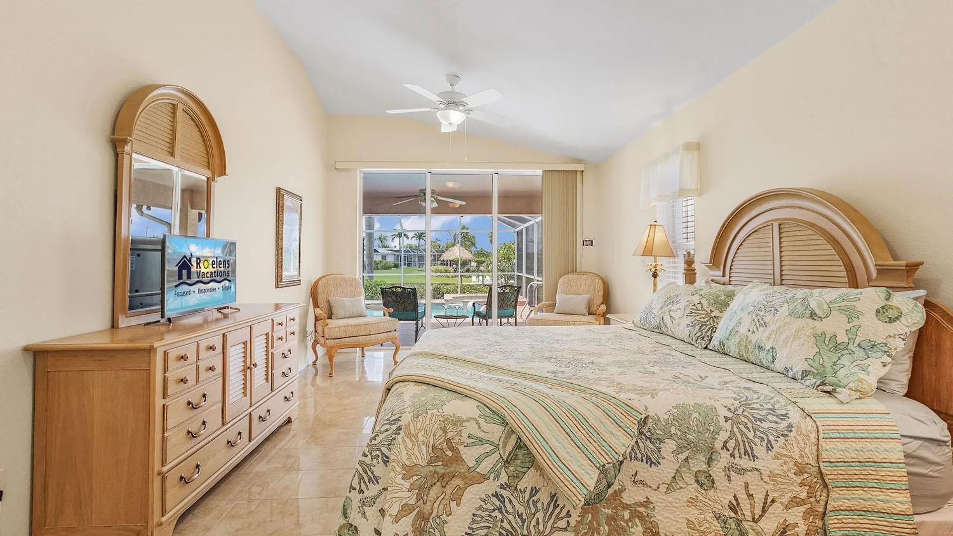 Holiday home Canal, Pool, Great Canal Views, Bicycles, Sleeps 7 - Edgewater Oasis