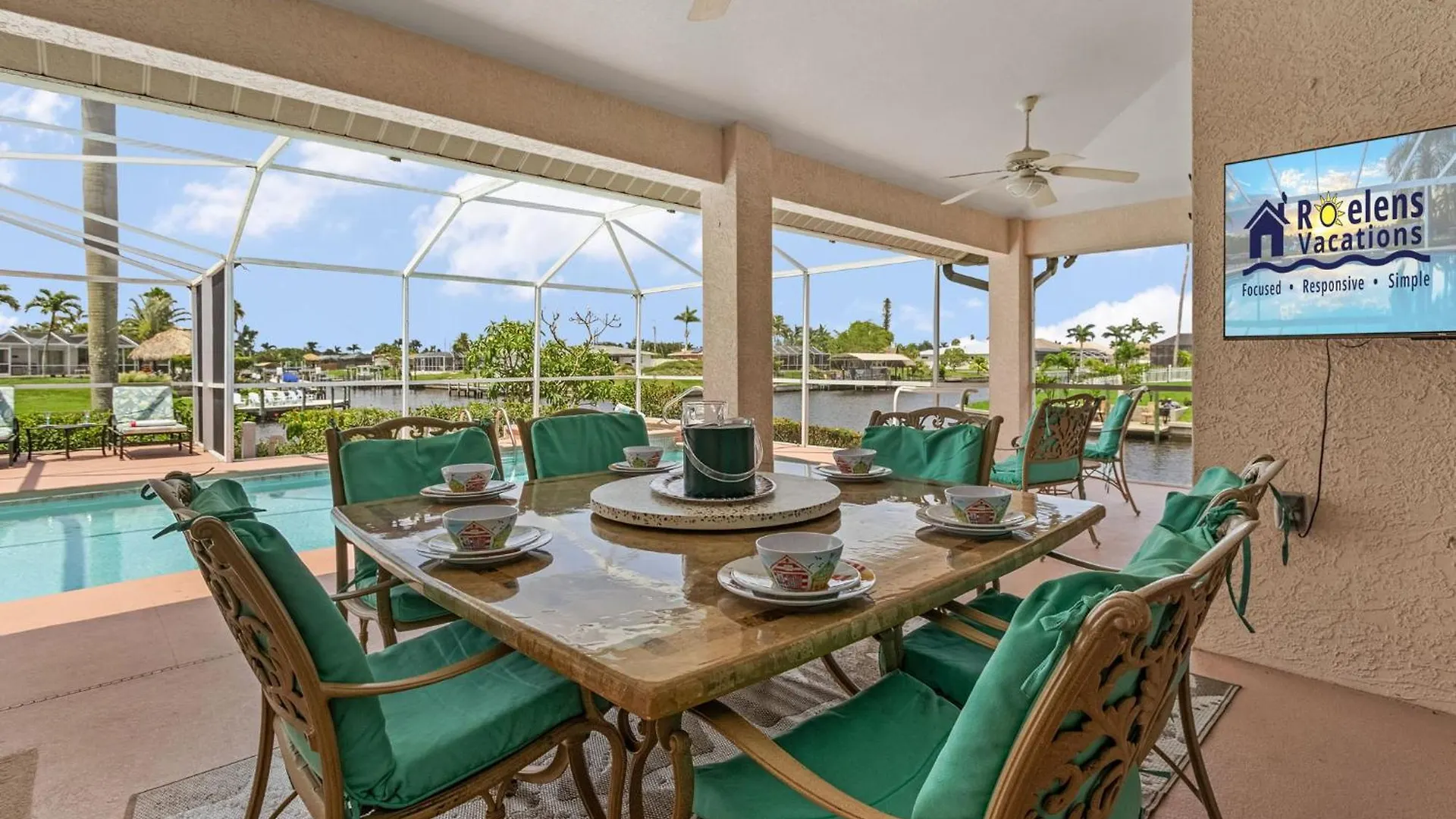 Holiday home Canal, Pool, Great Canal Views, Bicycles, Sleeps 7 - Edgewater Oasis