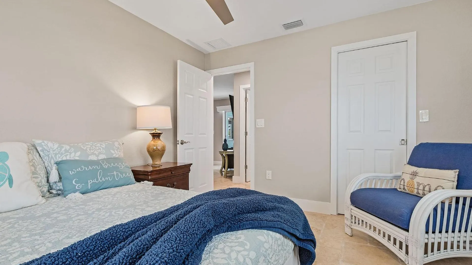 Prestigious Location, Renewal Remodel, Heated Pool - Pineapple Oasis Holiday home