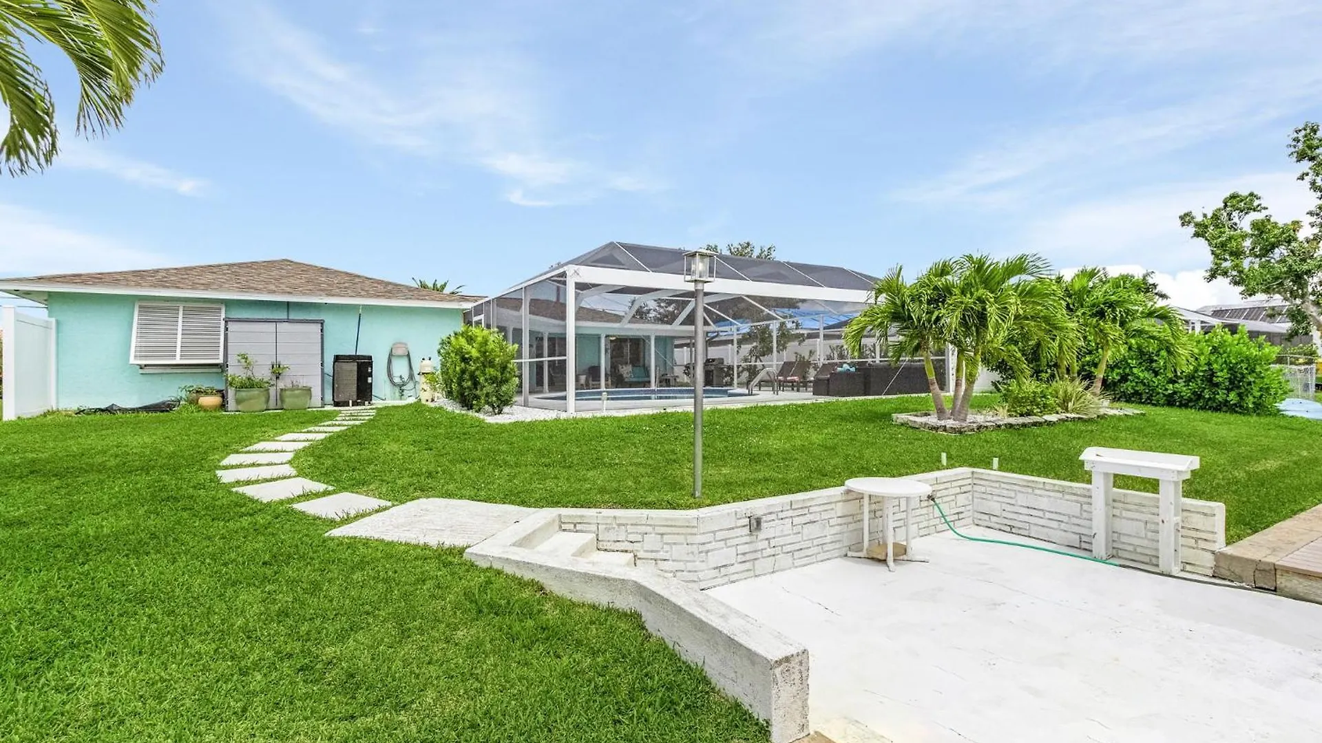 Prestigious Location, Renewal Remodel, Heated Pool - Pineapple Oasis Holiday home *