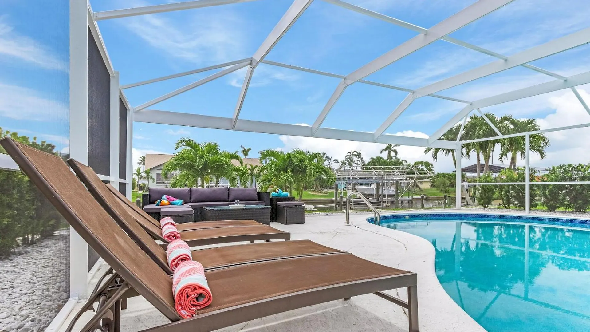 Prestigious Location, Renewal Remodel, Heated Pool - Pineapple Oasis