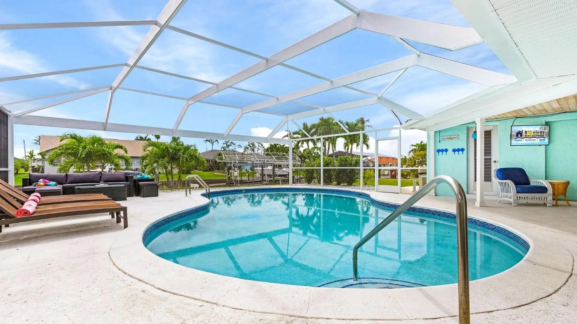 Prestigious Location, Renewal Remodel, Heated Pool - Pineapple Oasis Holiday home *