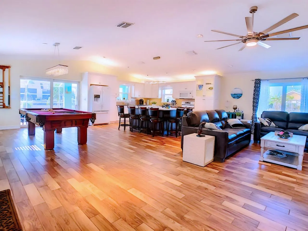 Villa On The Water! Sleeps 12! 2 King Masters, Golf, Fishing, Bbq, Pool, Spa, Pvt Yard *
