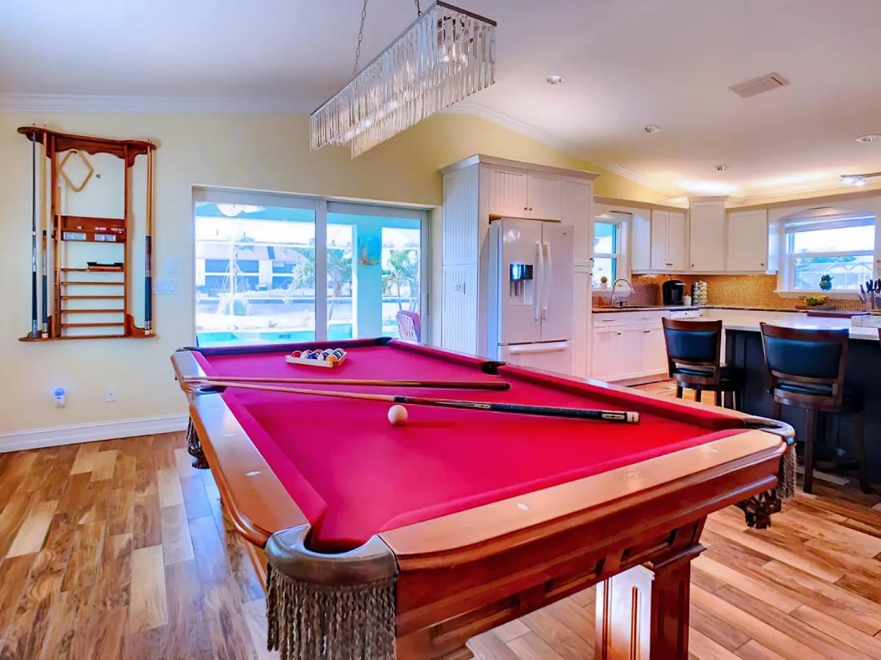 Villa On The Water! Sleeps 12! 2 King Masters, Golf, Fishing, Bbq, Pool, Spa, Pvt Yard *