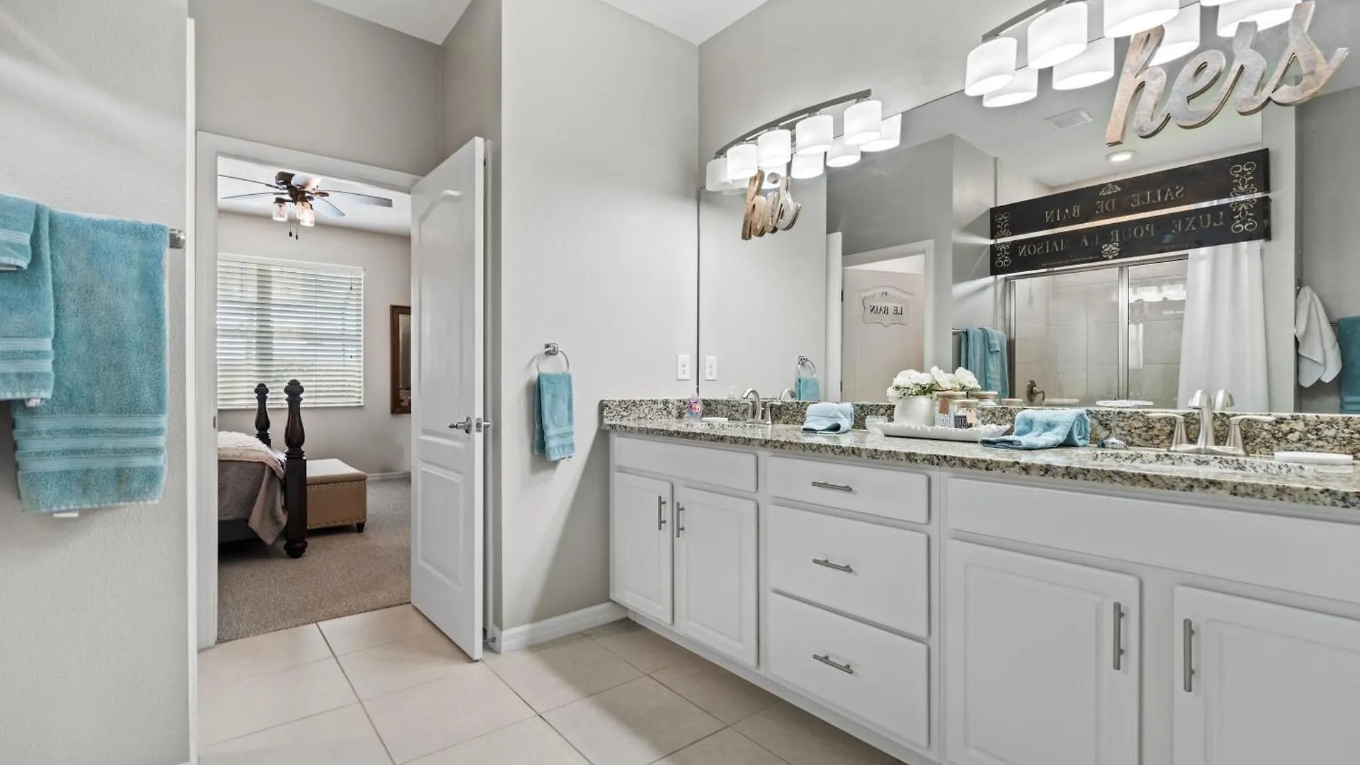 Villa Beautiful Oasis! King Bed, Bbq, Heated Pool, Pvt Yard & Much More!