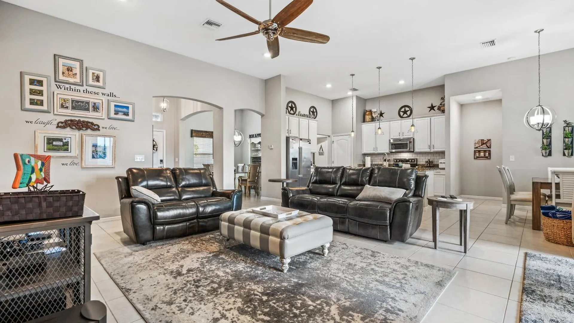 Villa Beautiful Oasis! King Bed, Bbq, Heated Pool, Pvt Yard & Much More! Cape Coral