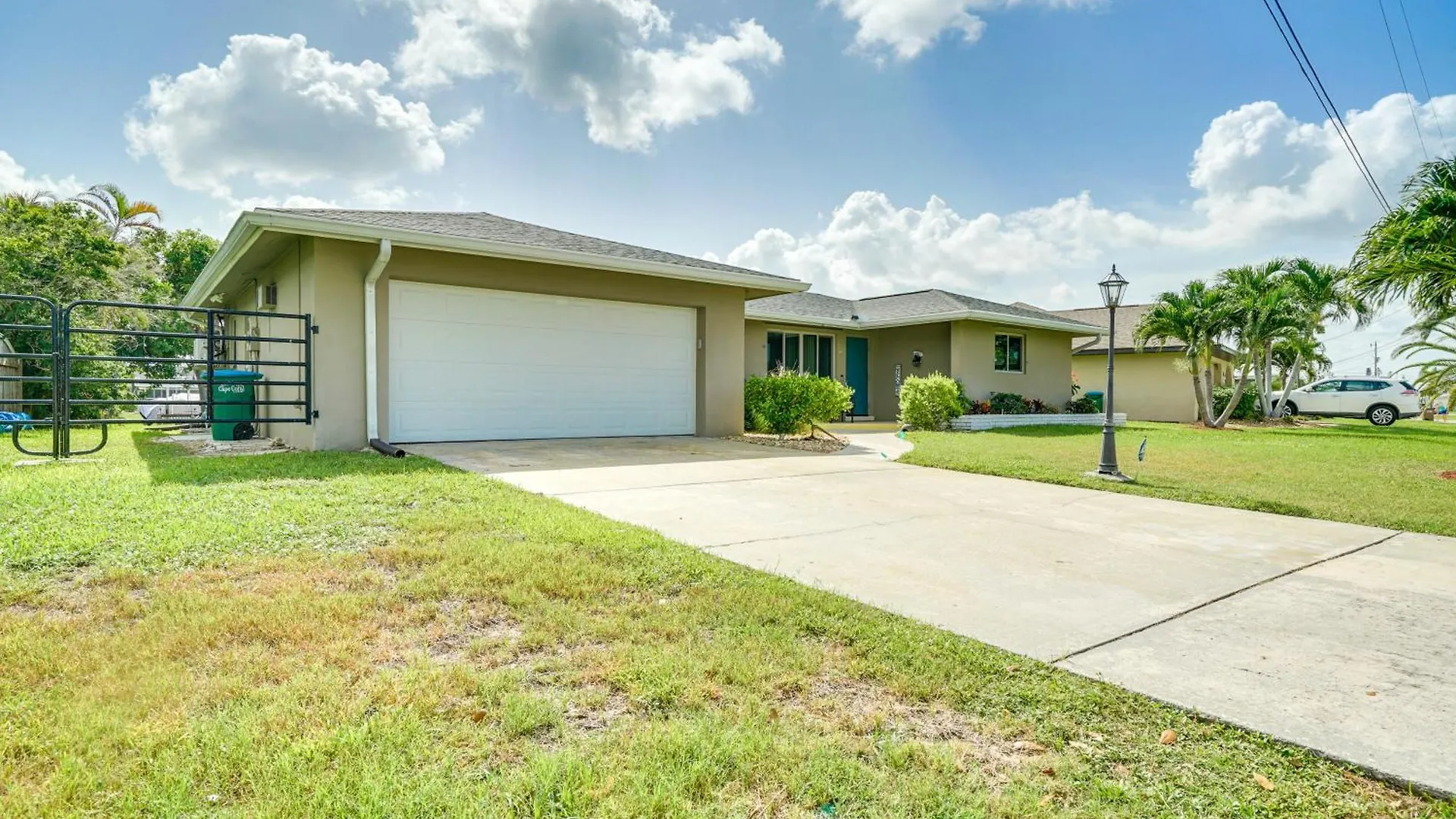 Holiday home Waterfront Oasis With Boat Dock And Lanai! Cape Coral