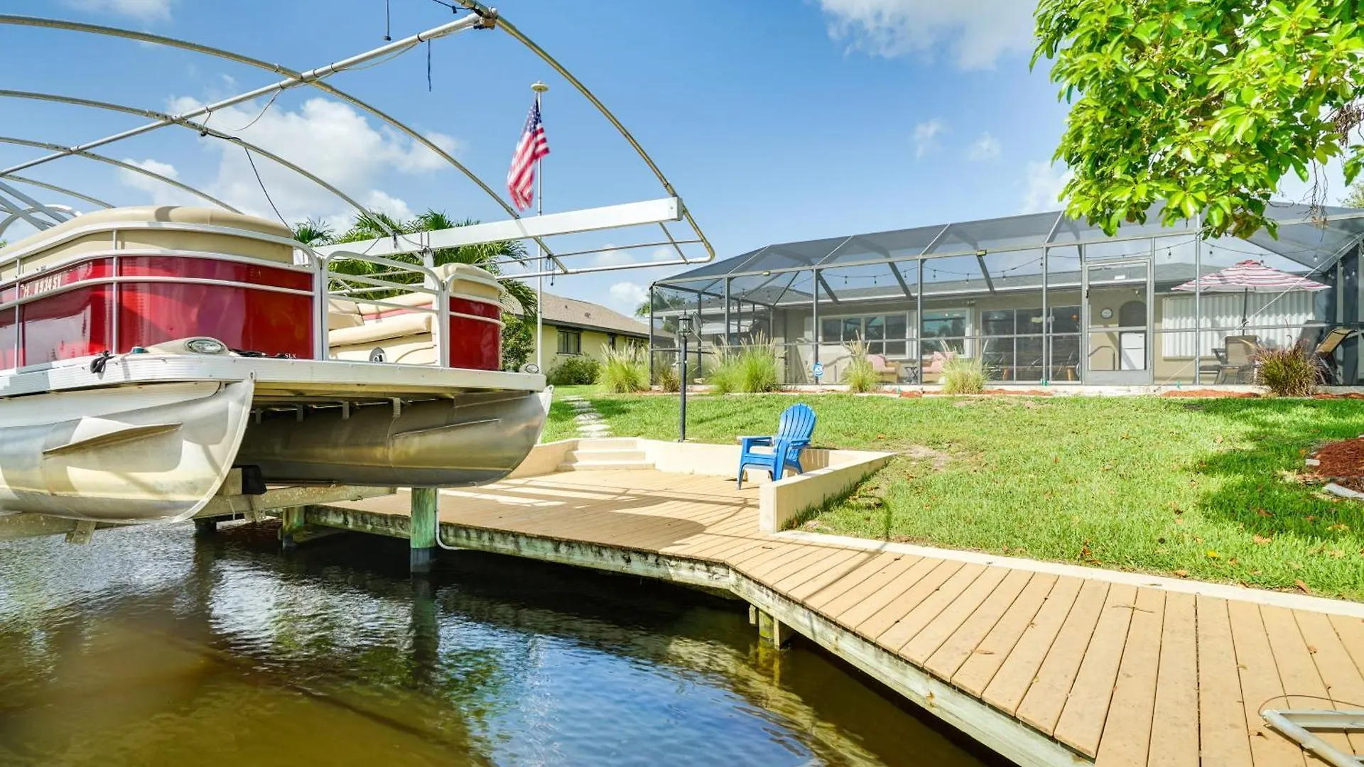 Waterfront Oasis With Boat Dock And Lanai! Holiday home *