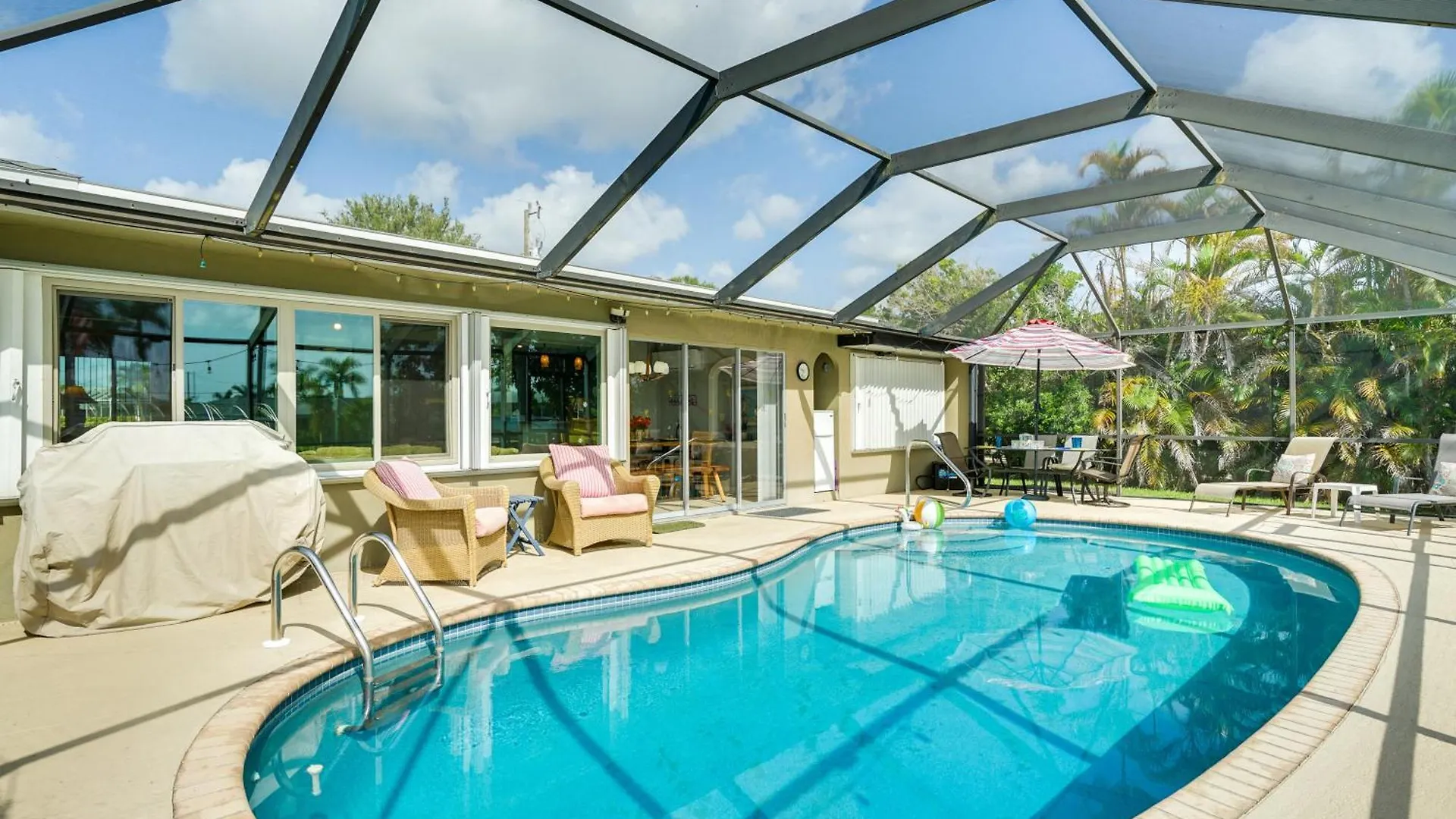 Waterfront Oasis With Boat Dock And Lanai! Holiday home *