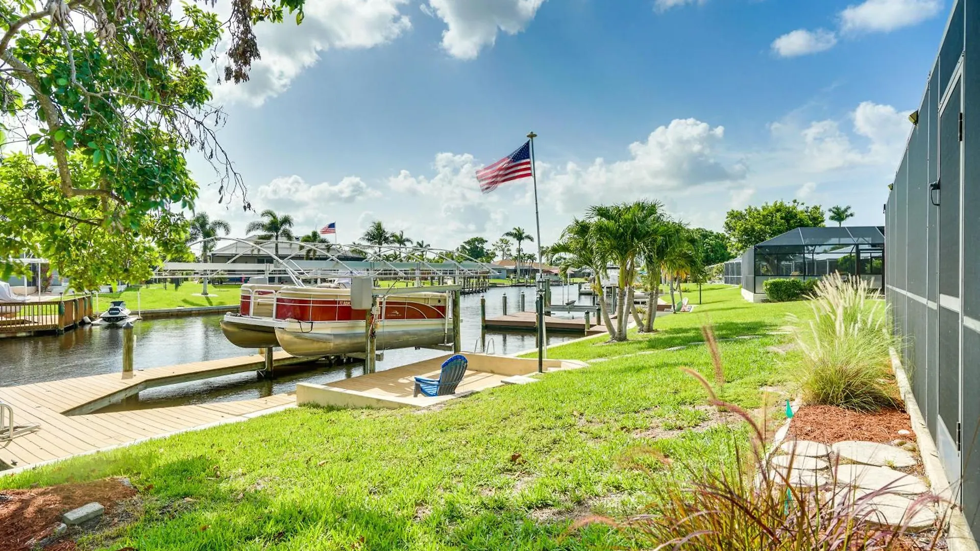 Waterfront Oasis With Boat Dock And Lanai! *