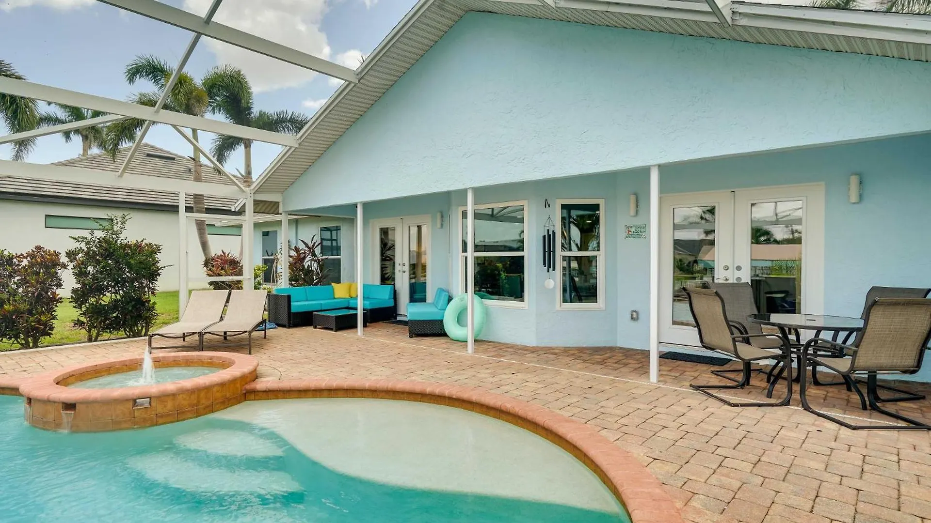 Holiday home Family With Outdoor Oasis In Cape Coral!