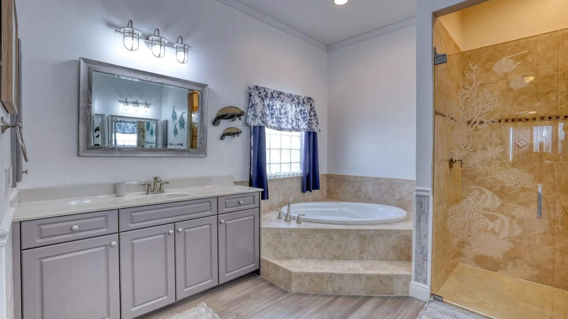 Seaside Escape: Gulf-front Paradise With Boat Lift