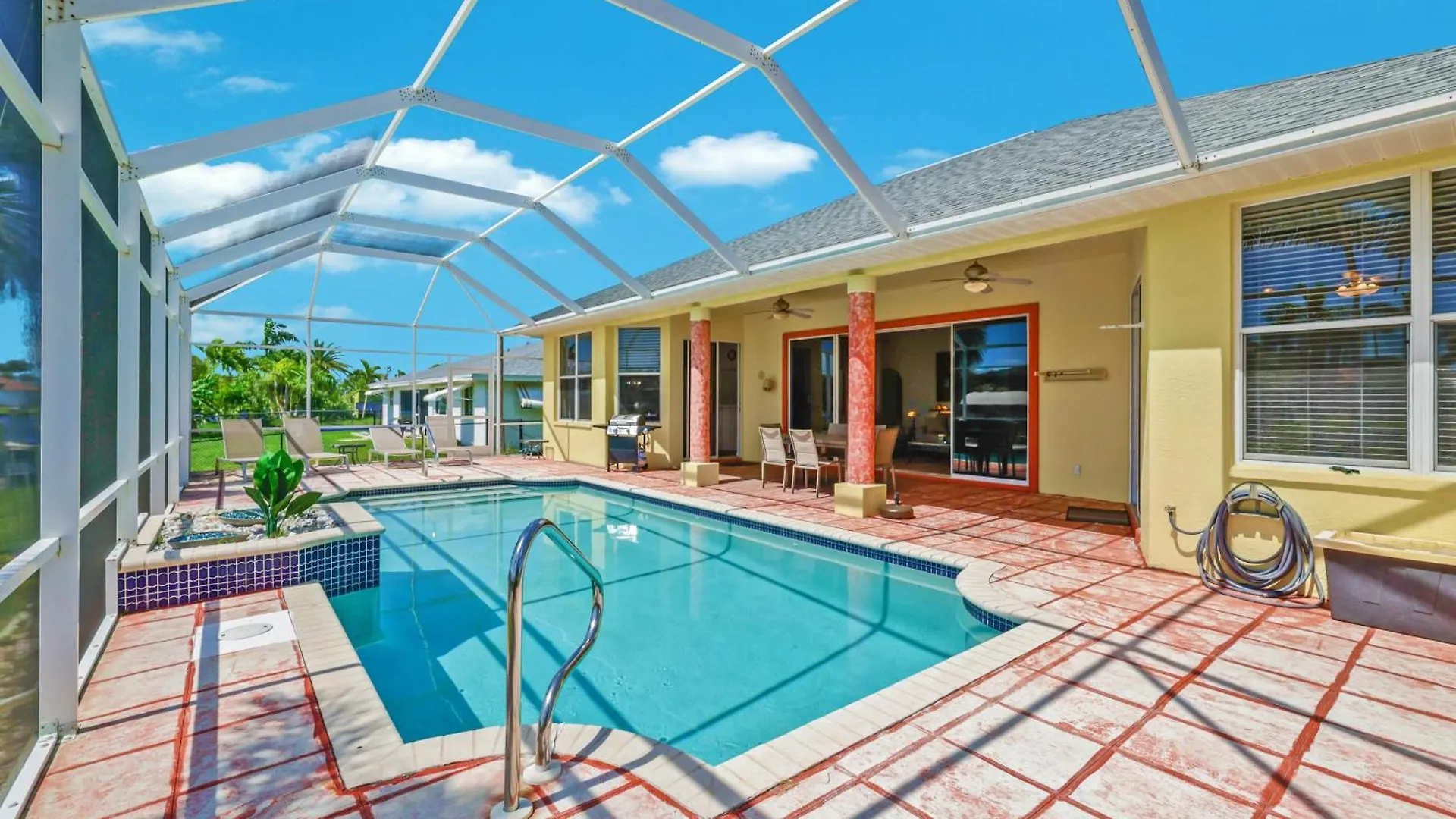 Quiet And Relaxing Waterfront Paradise With Direct Access To The Gulf Of Mexico, Just For Sun *